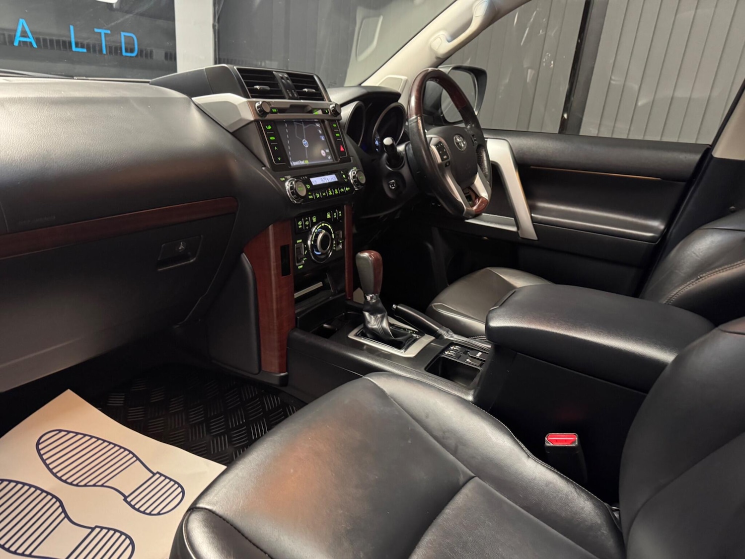 Used Toyota Land Cruiser 2014 for sale - 76728395: Photo 39