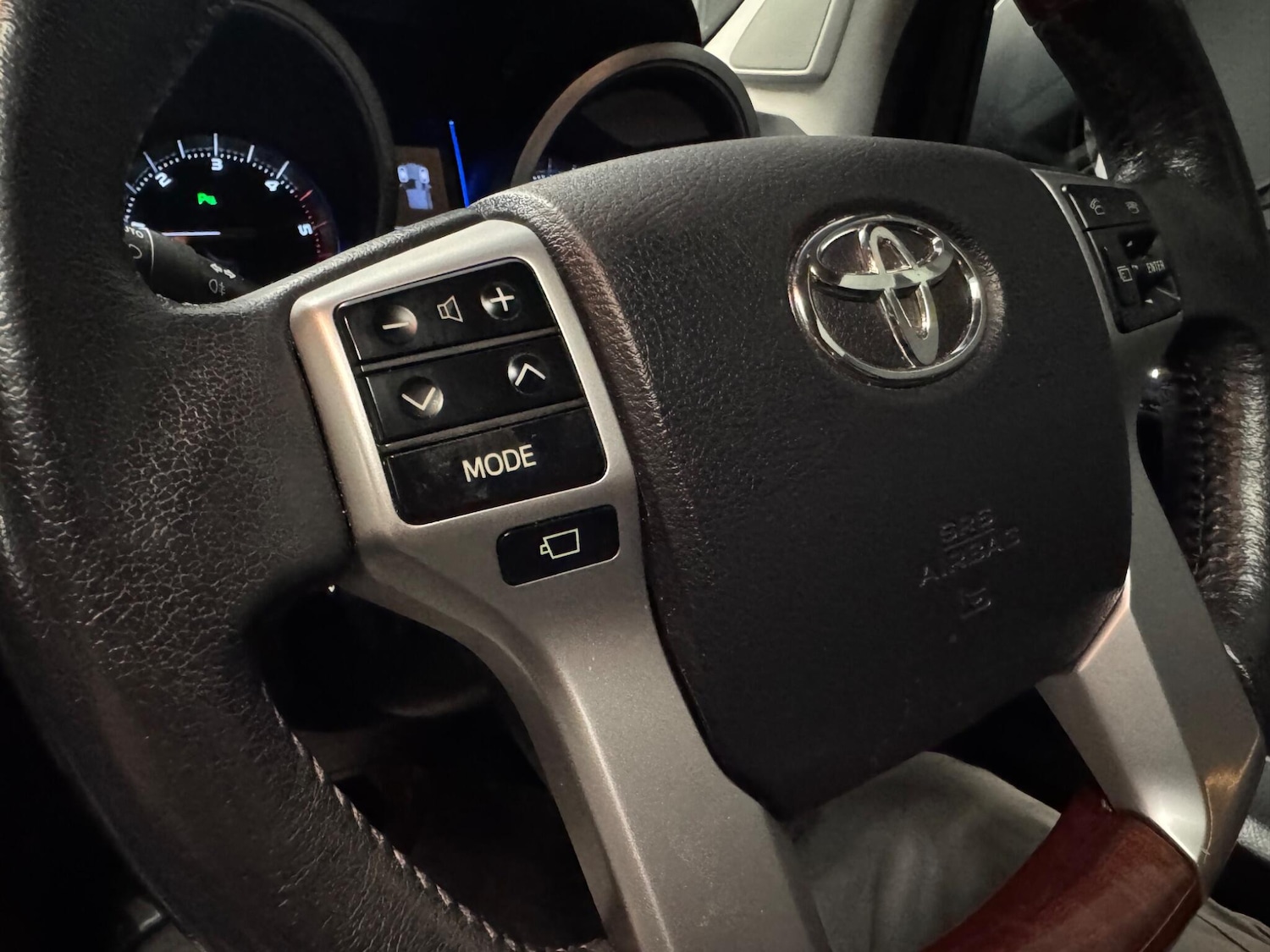 Used Toyota Land Cruiser 2014 for sale - 76728395: Photo 55