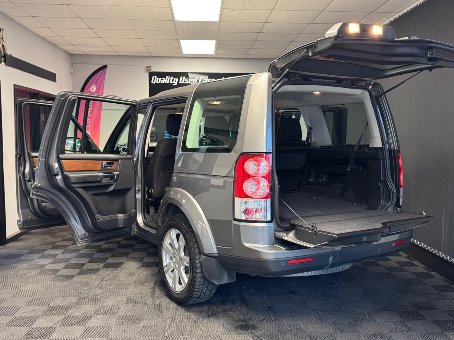 Used Land Rover Discovery 4 2010 for sale - 76371690: Photo 10