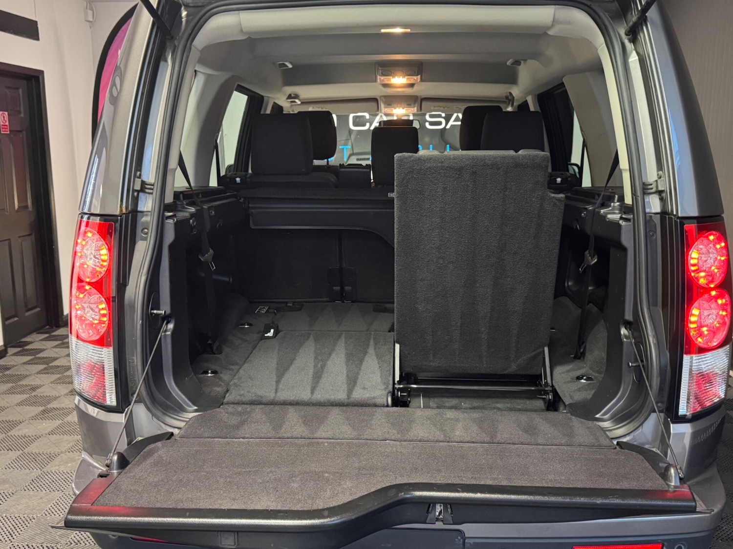 Used Land Rover Discovery 4 2010 for sale - 76371690: Photo 20