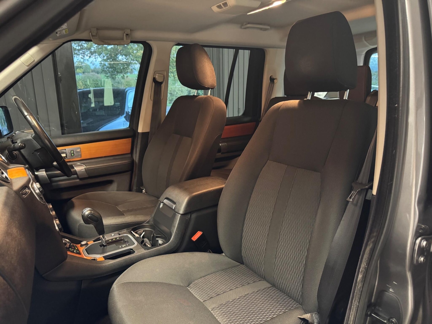 Used Land Rover Discovery 4 2010 for sale - 76371690: Photo 31