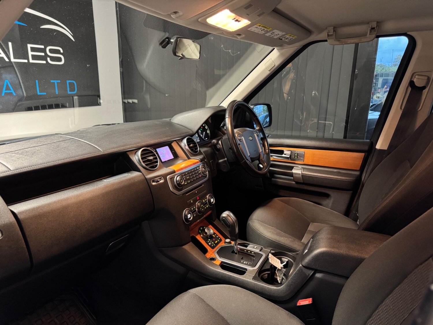 Used Land Rover Discovery 4 2010 for sale - 76371690: Photo 32