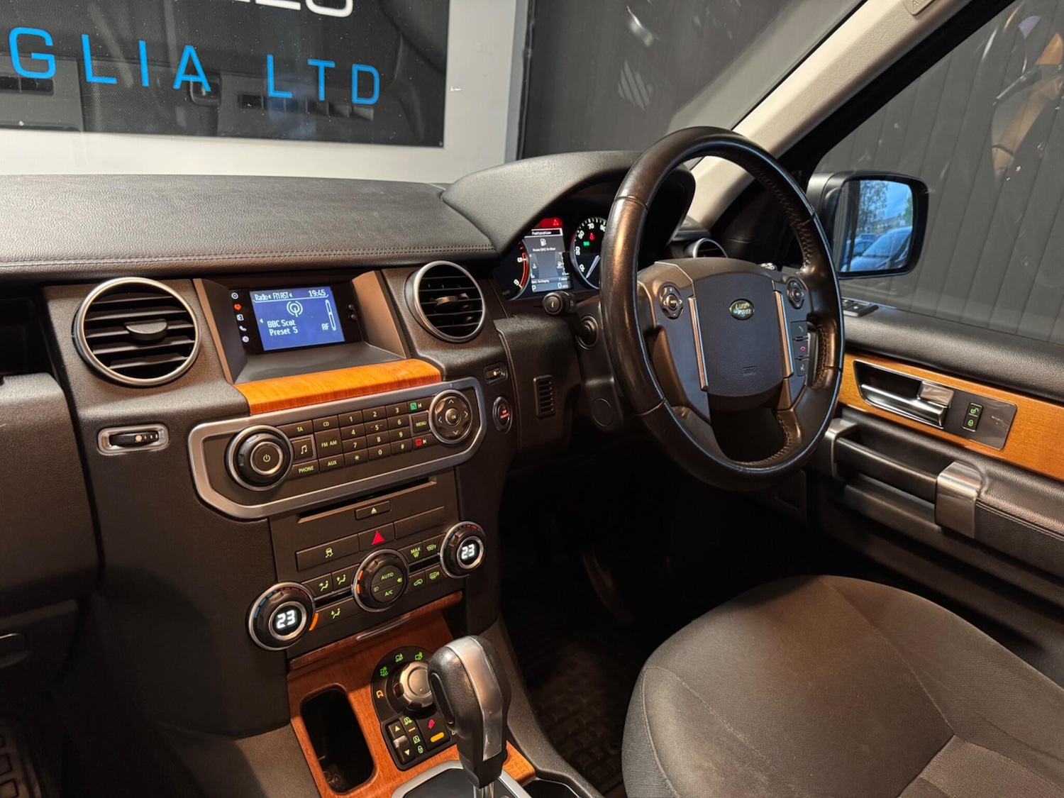 Used Land Rover Discovery 4 2010 for sale - 76371690: Photo 34