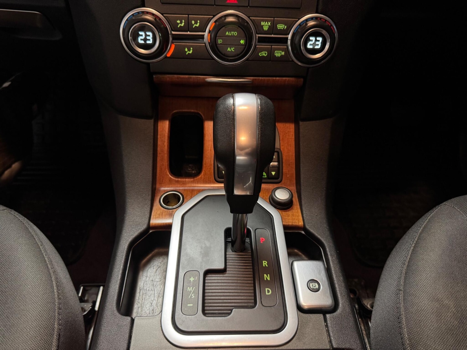 Used Land Rover Discovery 4 2010 for sale - 76371690: Photo 36