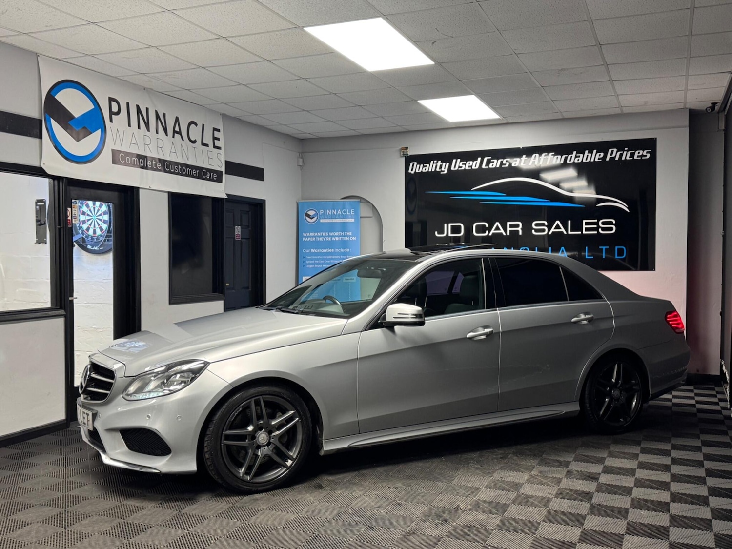 Used Mercedes-Benz E Class 2014 for sale - 77440618: Photo 6