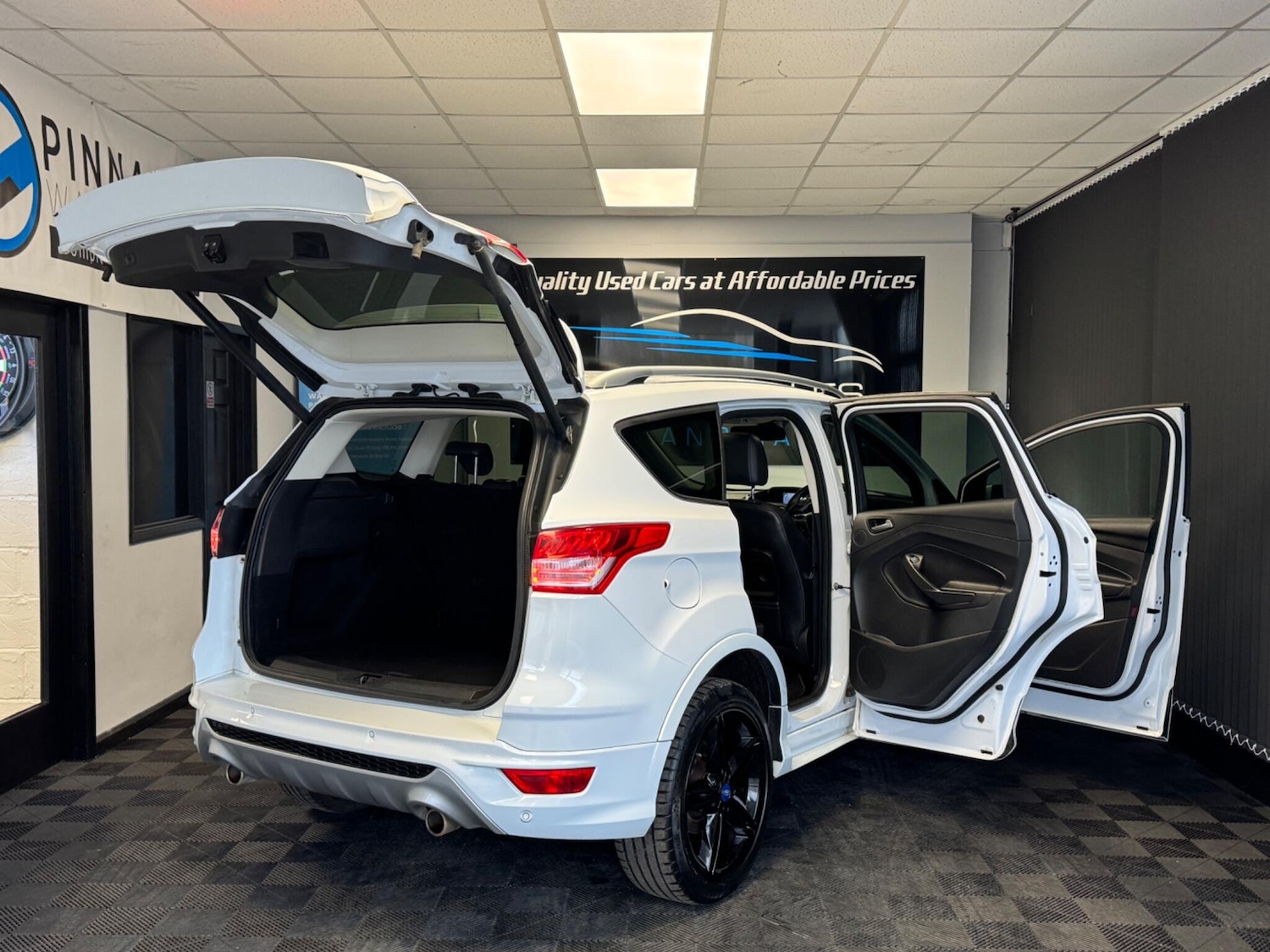 Used Ford Kuga 2014 for sale - 77330337: Photo 13