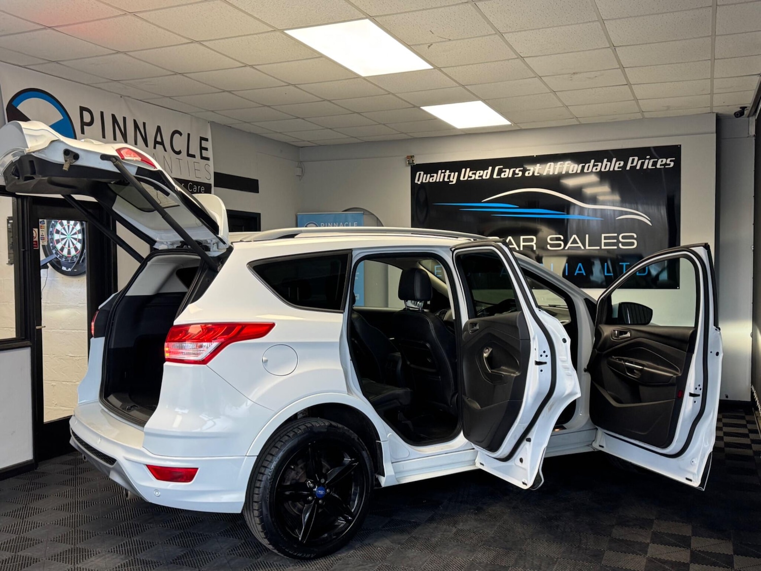 Used Ford Kuga 2014 for sale - 77330337: Photo 14