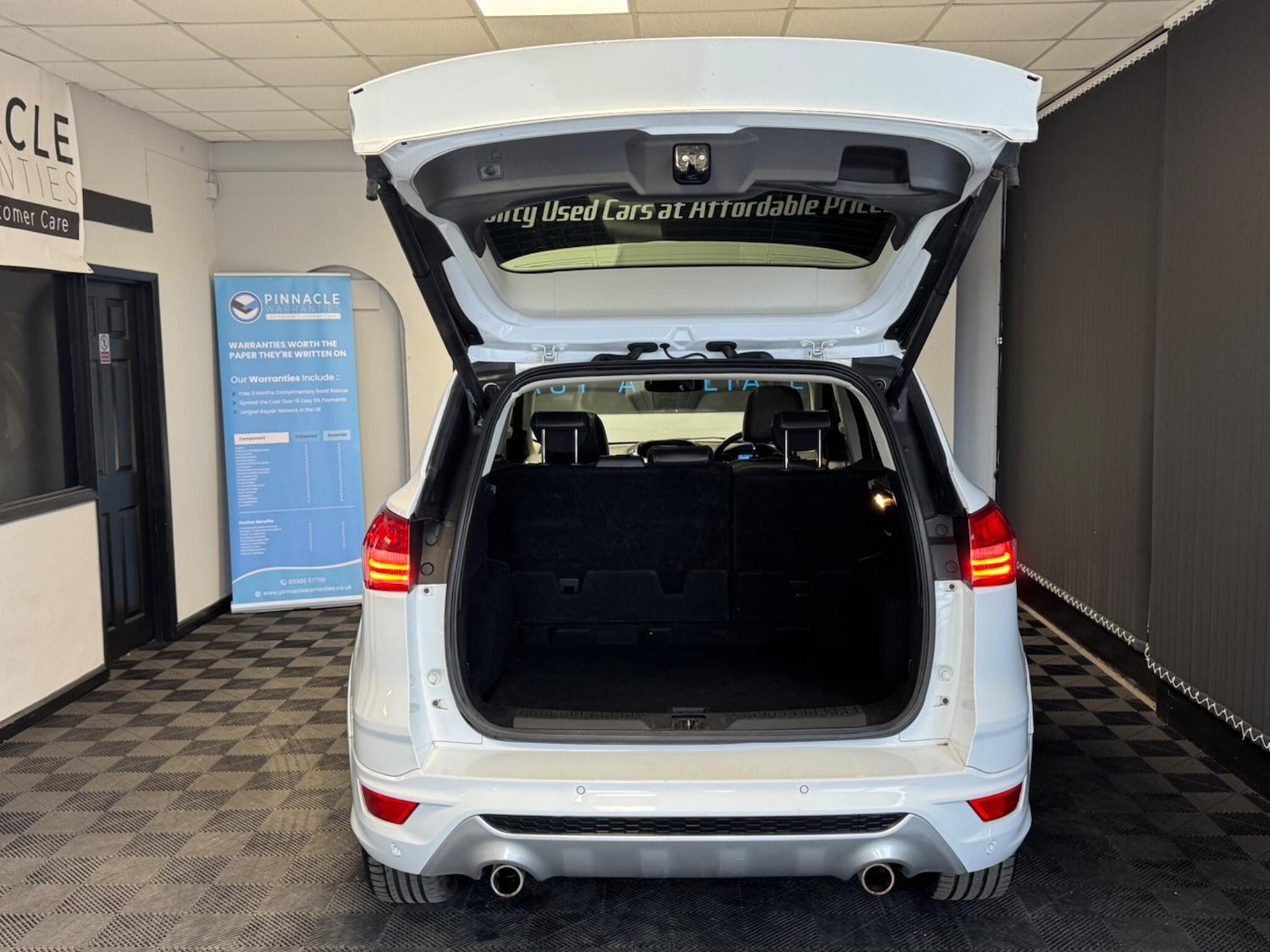 Used Ford Kuga 2014 for sale - 77330337: Photo 17