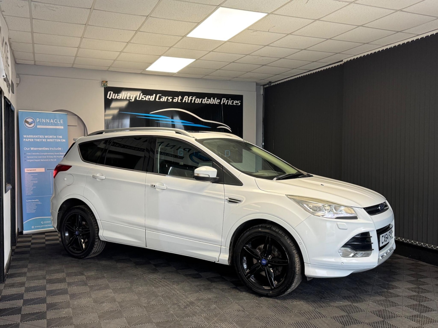 Used Ford Kuga 2014 for sale - 77330337: Photo 2