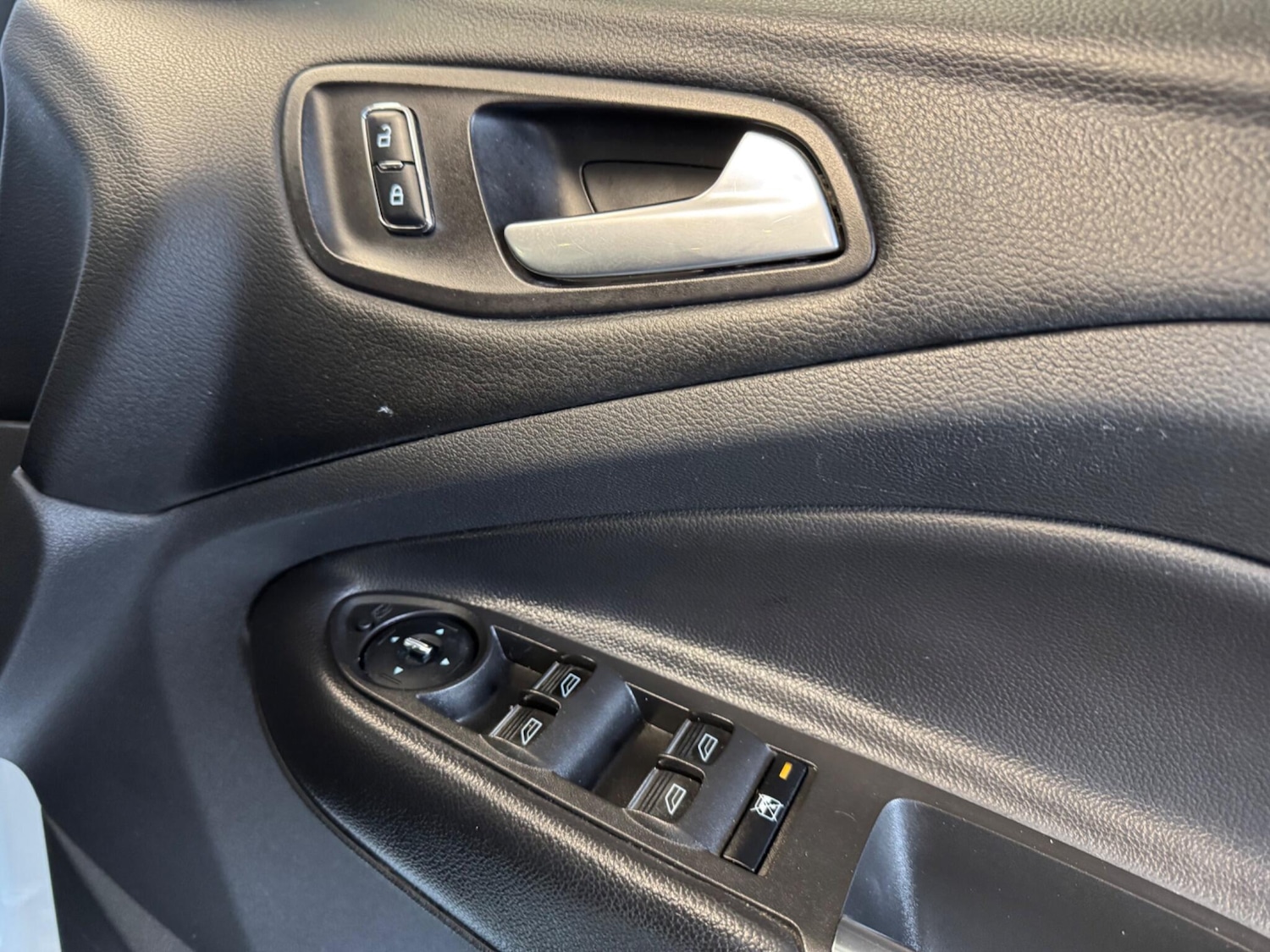 Used Ford Kuga 2014 for sale - 77330337: Photo 21