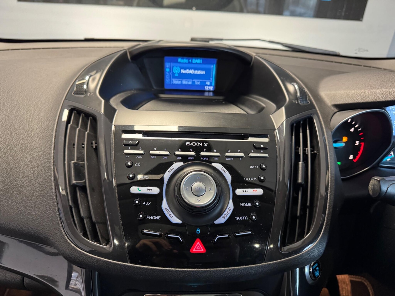 Used Ford Kuga 2014 for sale - 77330337: Photo 34