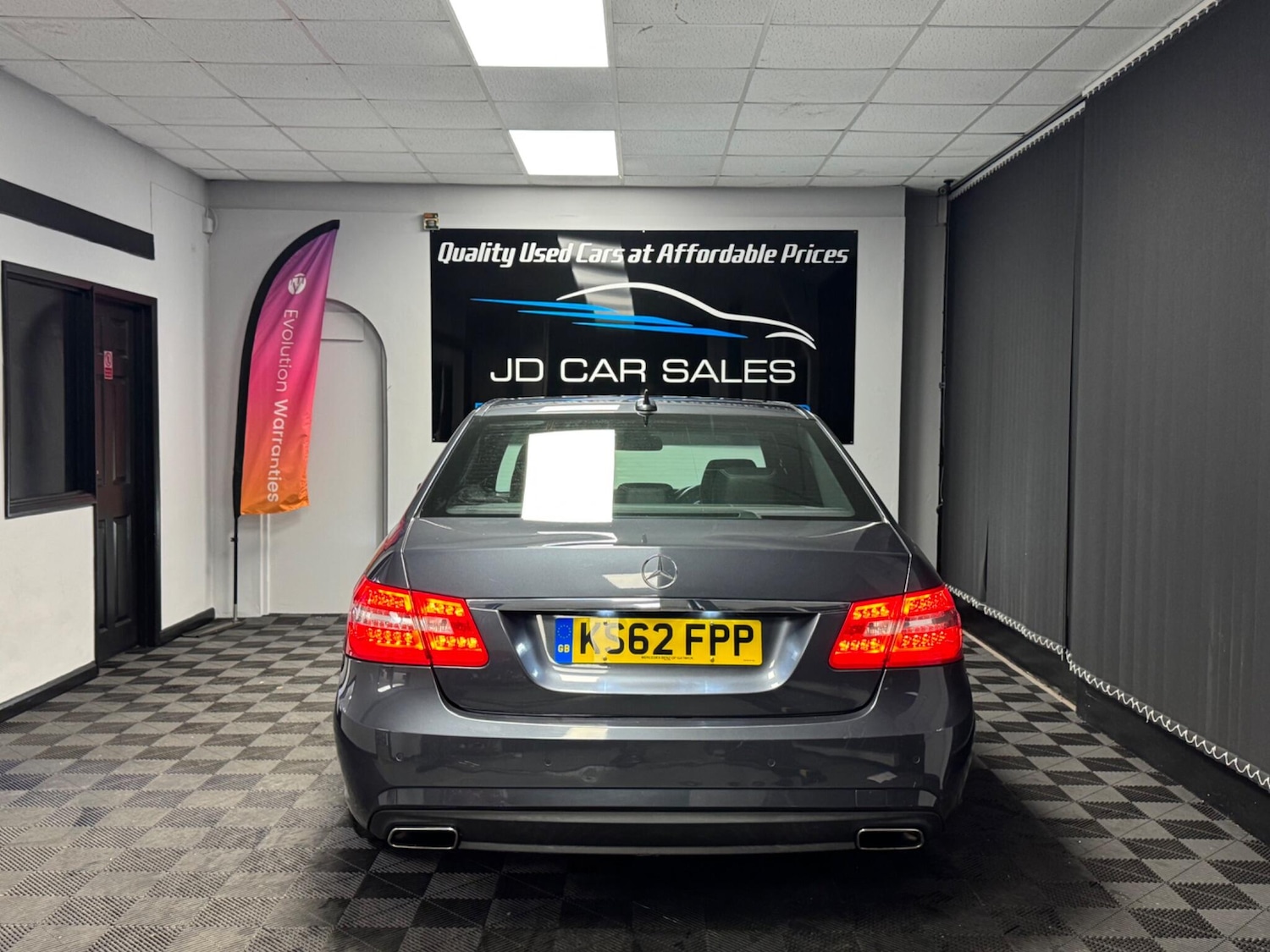 Used Mercedes-Benz E Class for sale - 76997261: Photo 13