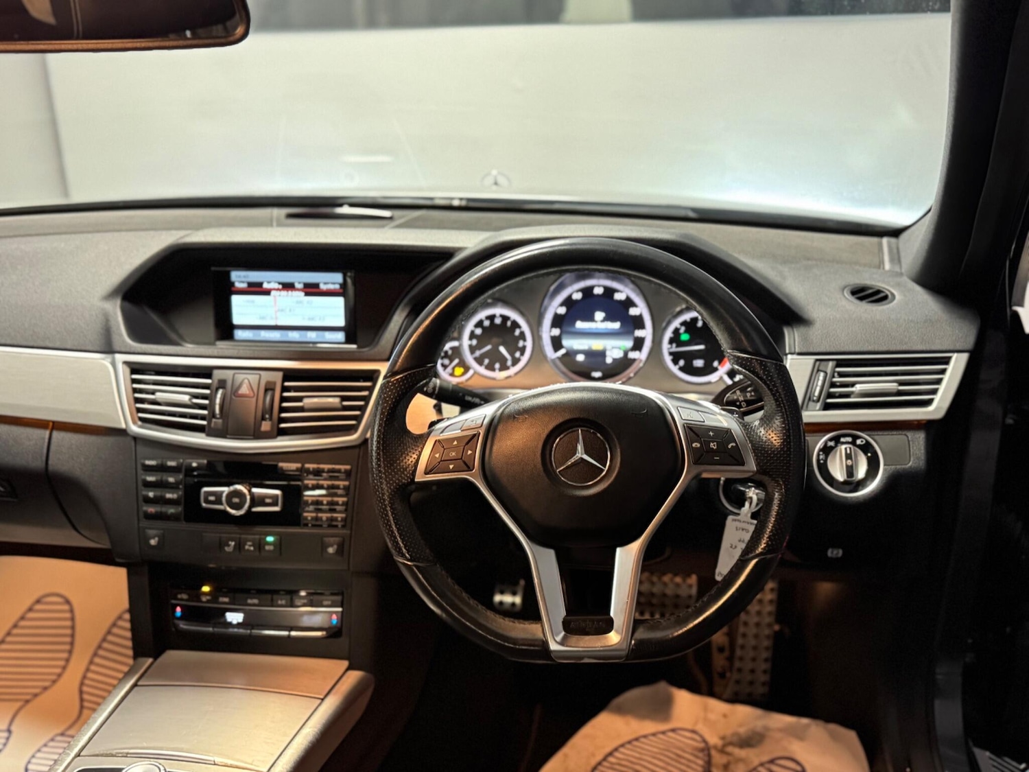 Used Mercedes-Benz E Class for sale - 76997261: Photo 26