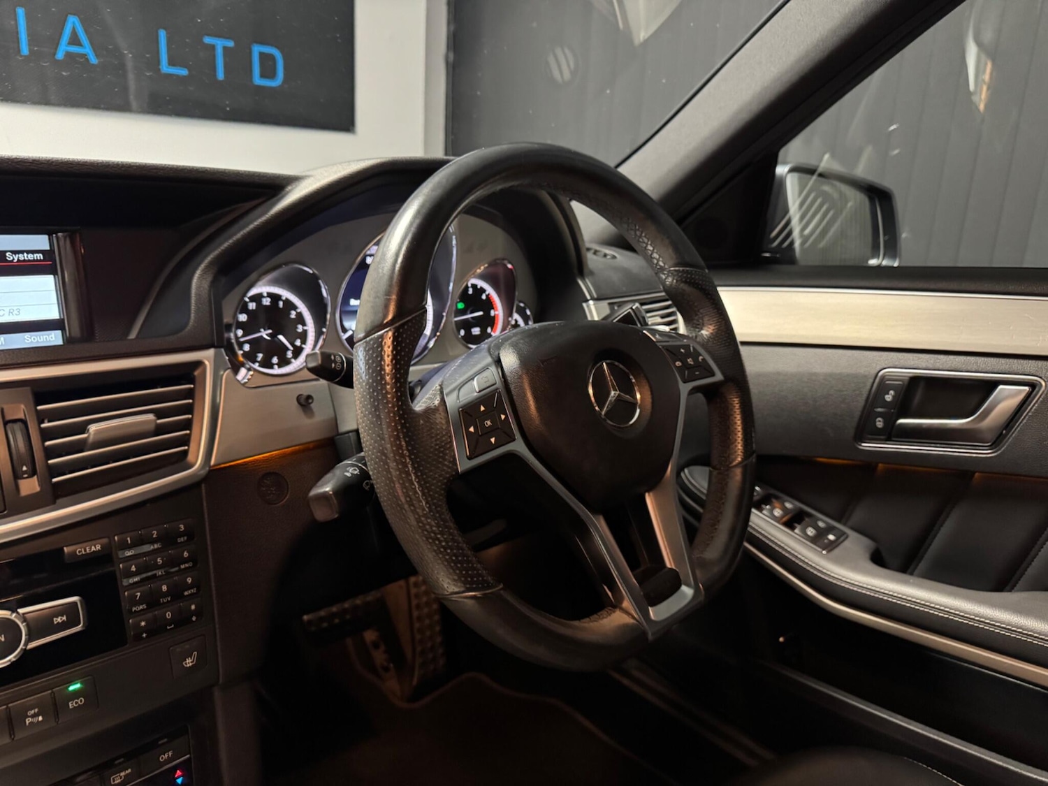 Used Mercedes-Benz E Class for sale - 76997261: Photo 45