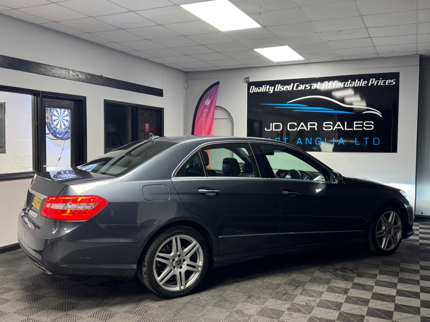 Used Mercedes-Benz E Class for sale - 76997261: Photo 9