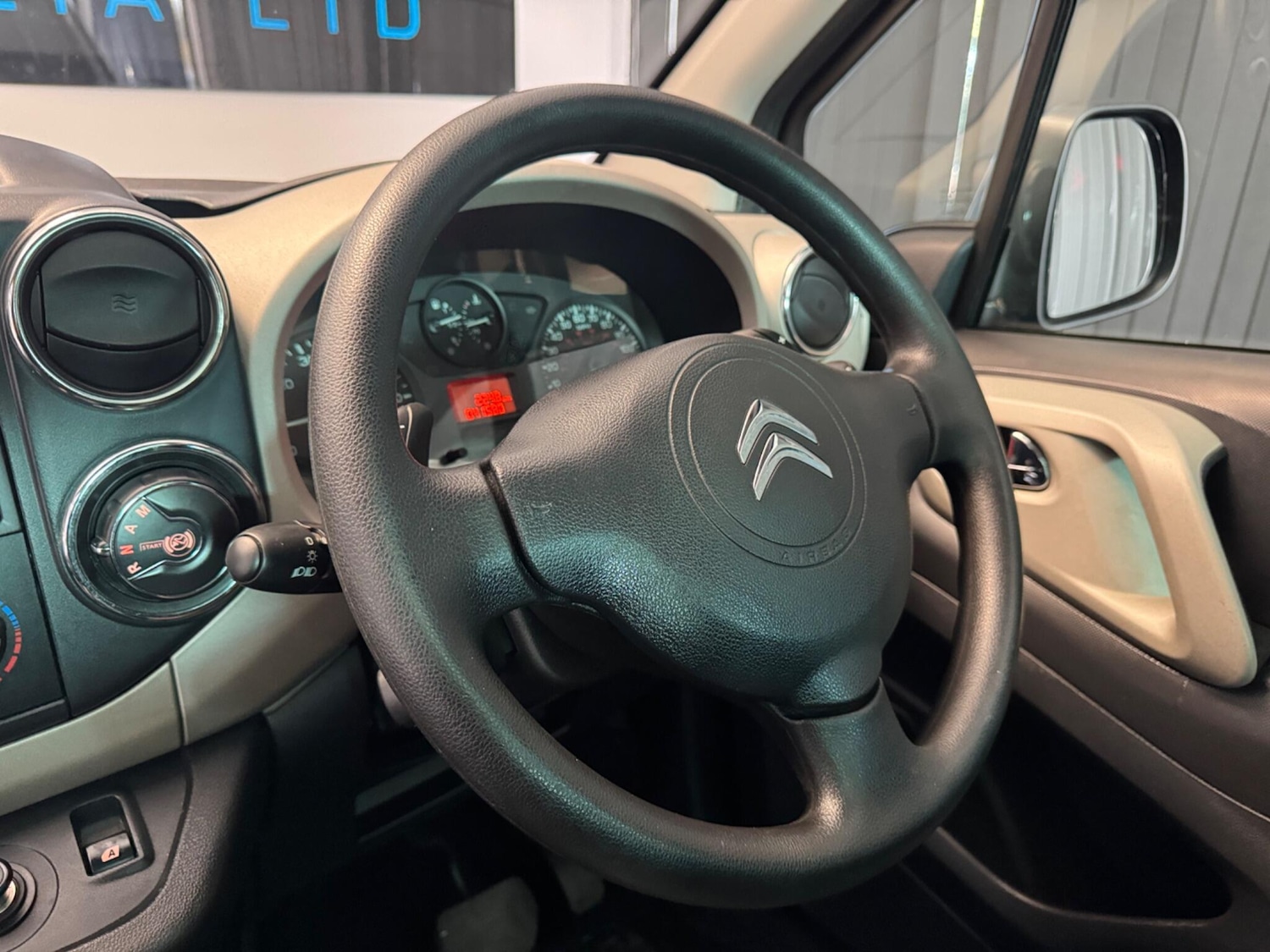 Used Citroen Berlingo 2014 for sale - 76440552: Photo 35