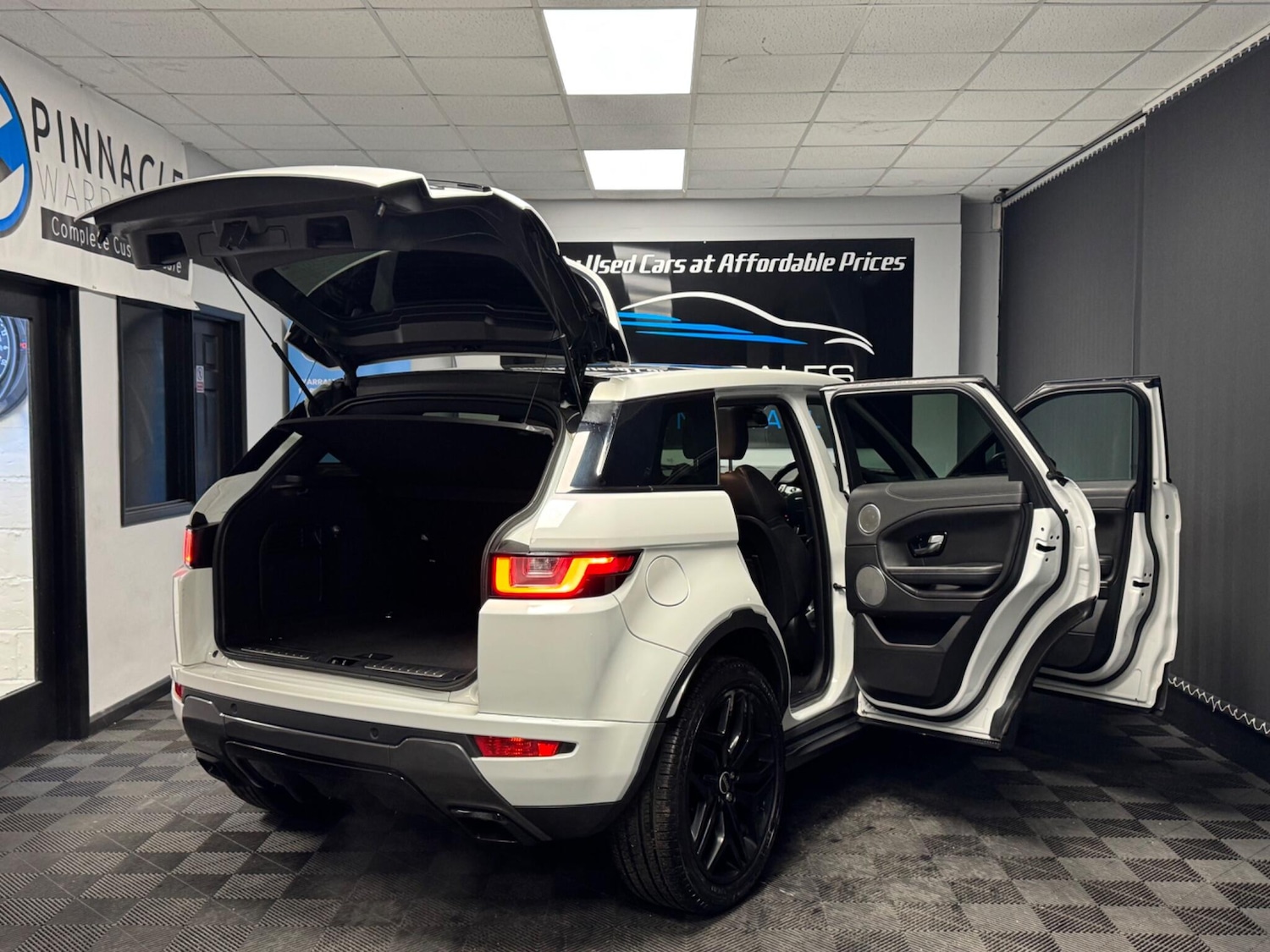 Used Land Rover Range Rover Evoque 2016 for sale - 77267291: Photo 14