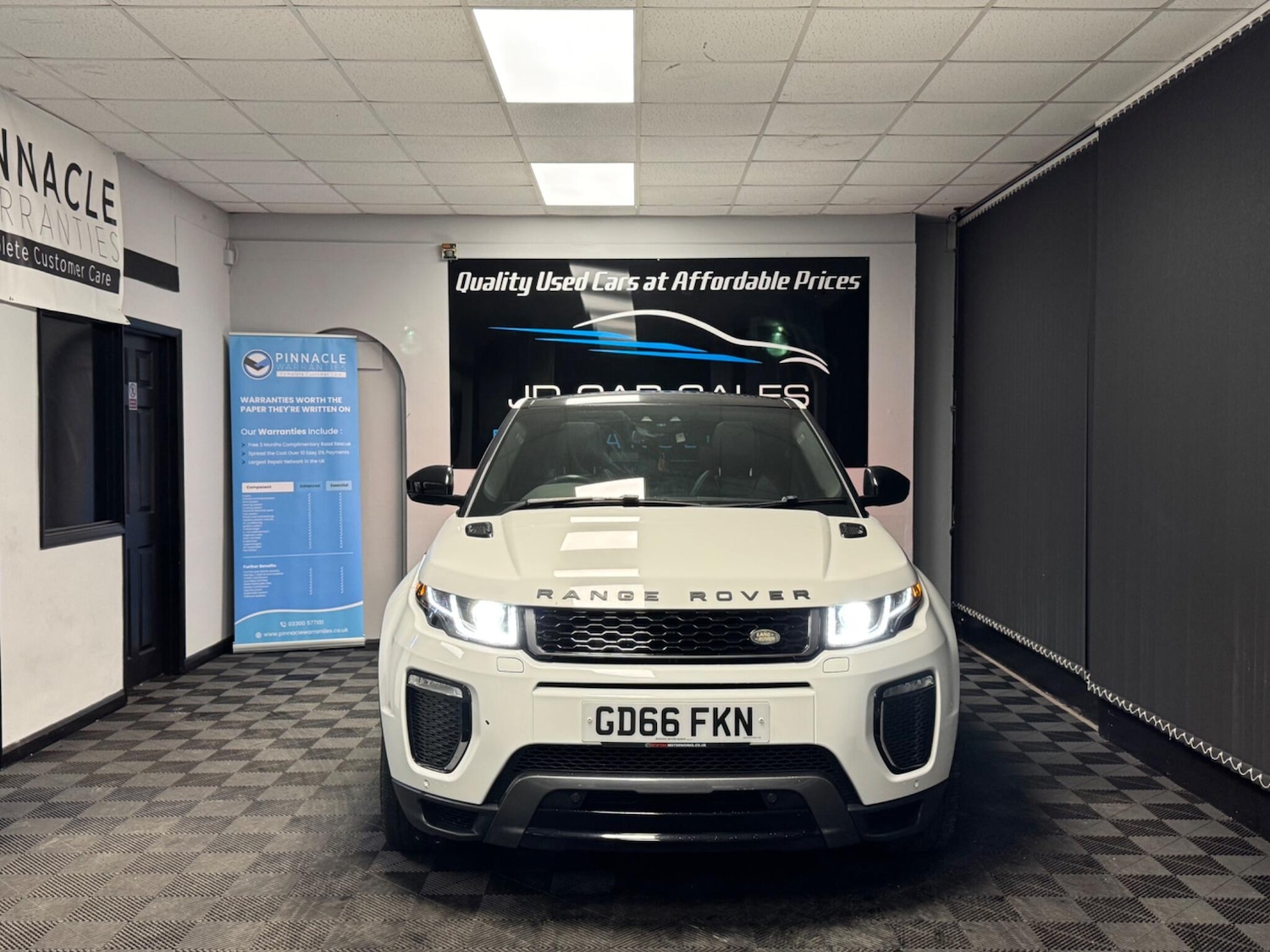 Used Land Rover Range Rover Evoque 2016 for sale - 77267291: Photo 2