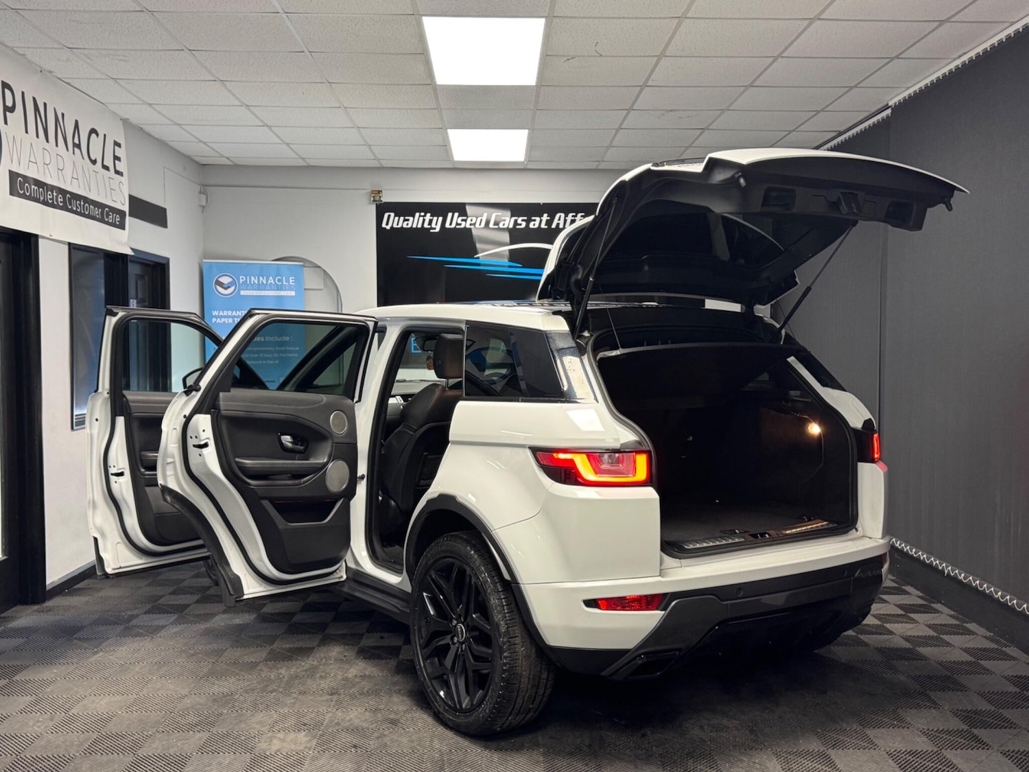 Used Land Rover Range Rover Evoque 2016 for sale - 77267291: Photo 9