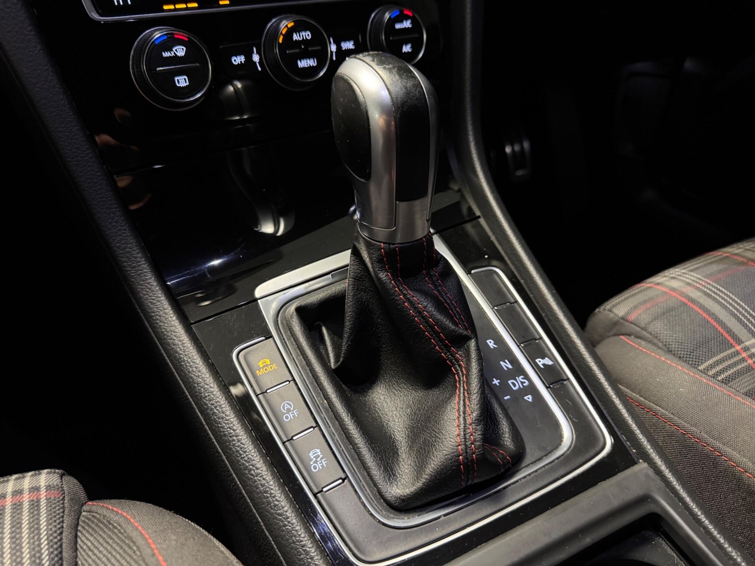 Used Volkswagen Golf 2018 for sale - 76936574: Photo 27