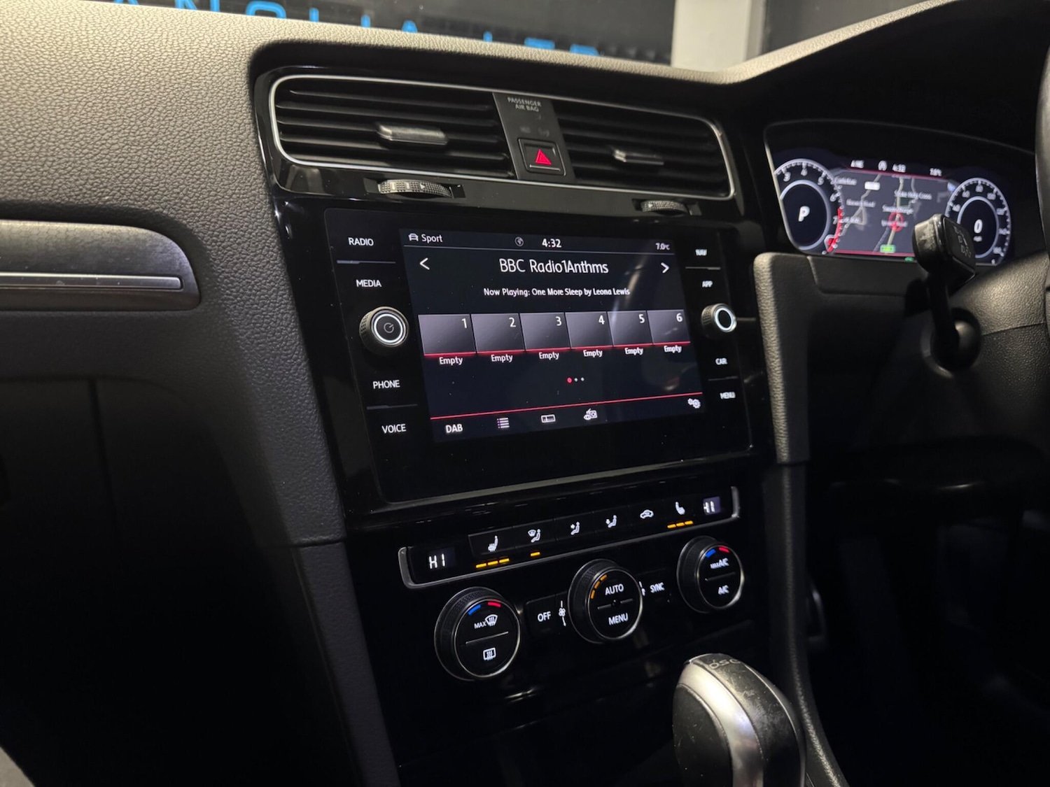 Used Volkswagen Golf 2018 for sale - 76936574: Photo 31