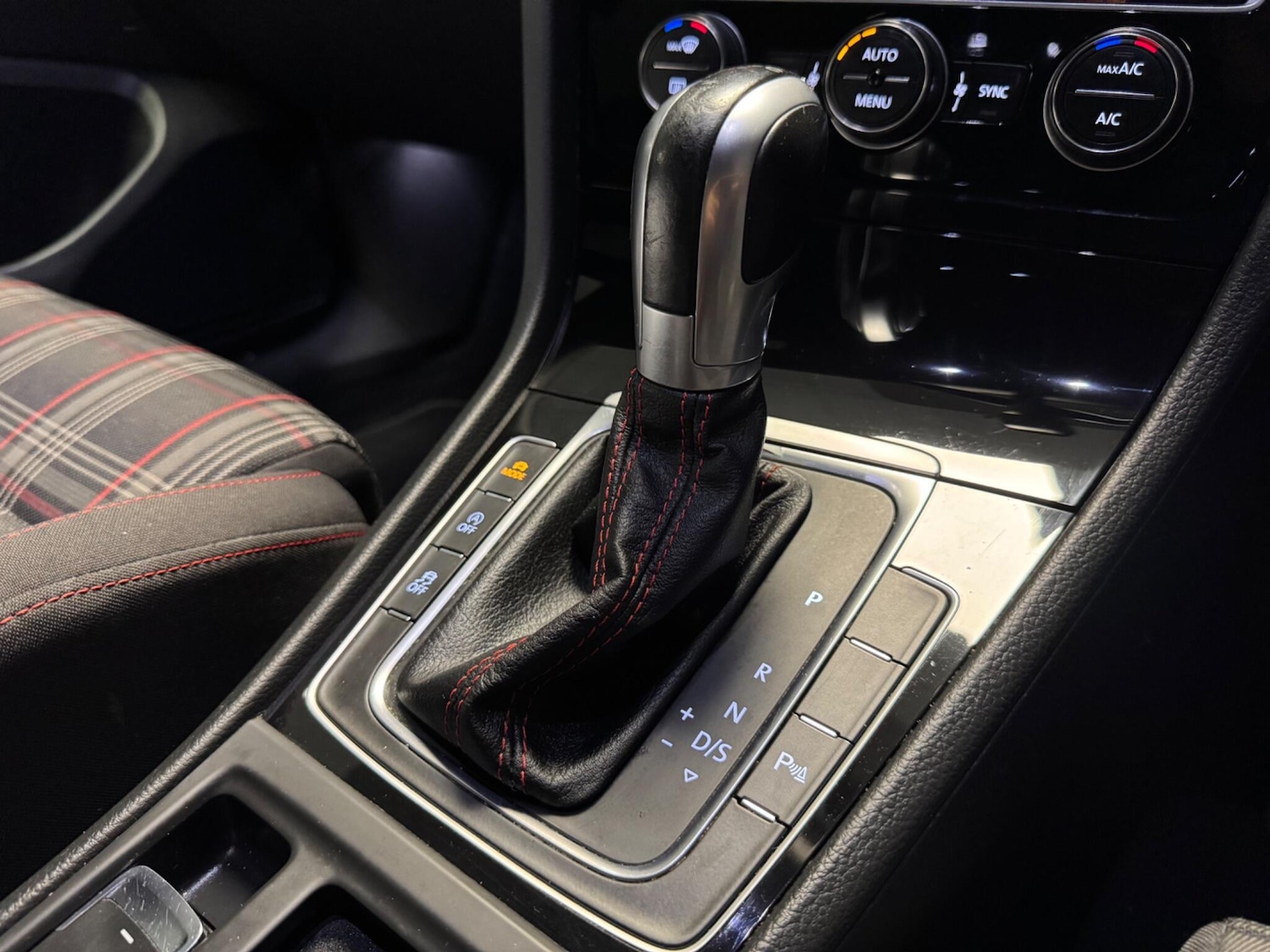 Used Volkswagen Golf 2018 for sale - 76936574: Photo 36