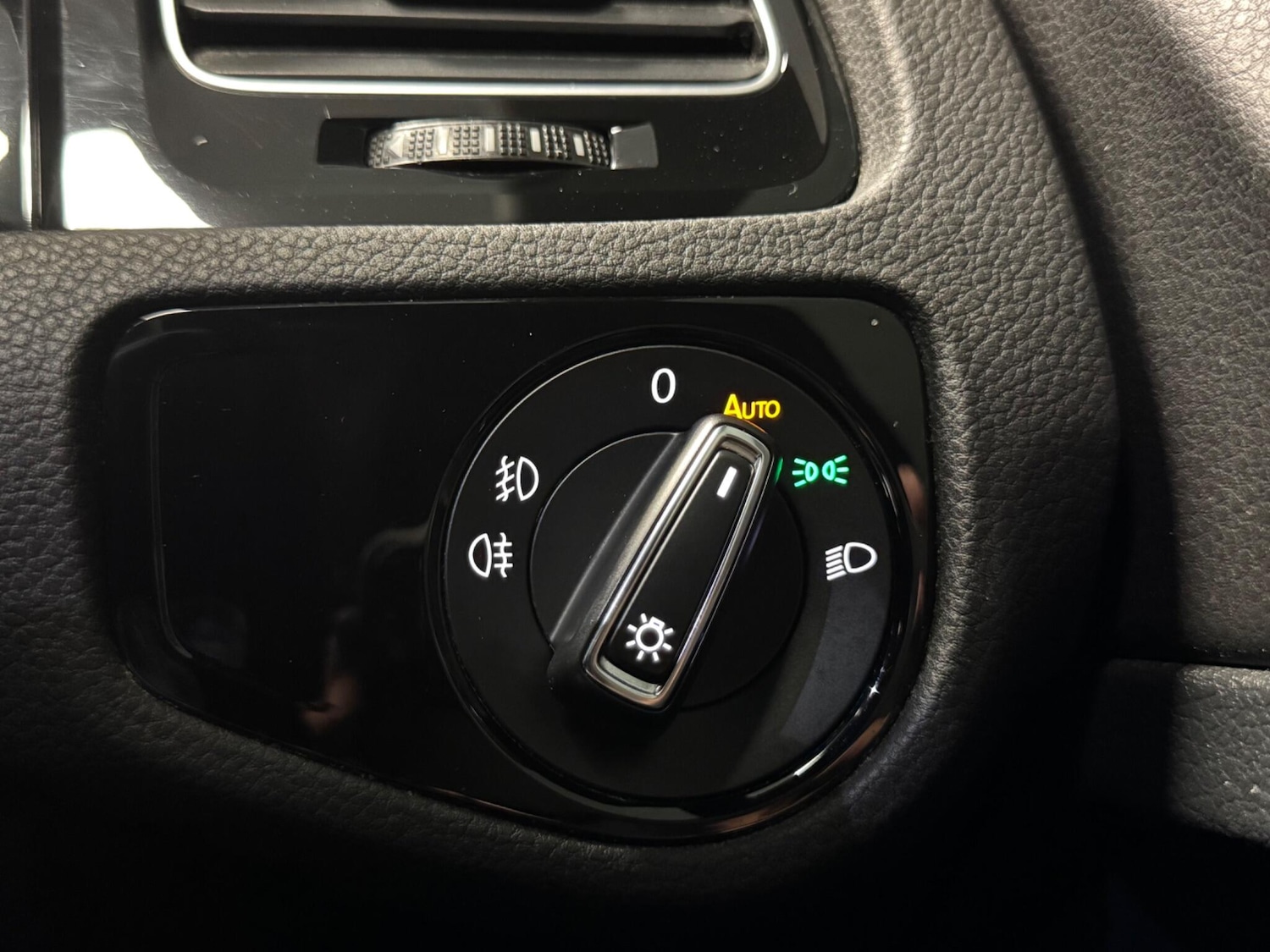 Used Volkswagen Golf 2018 for sale - 76936574: Photo 39