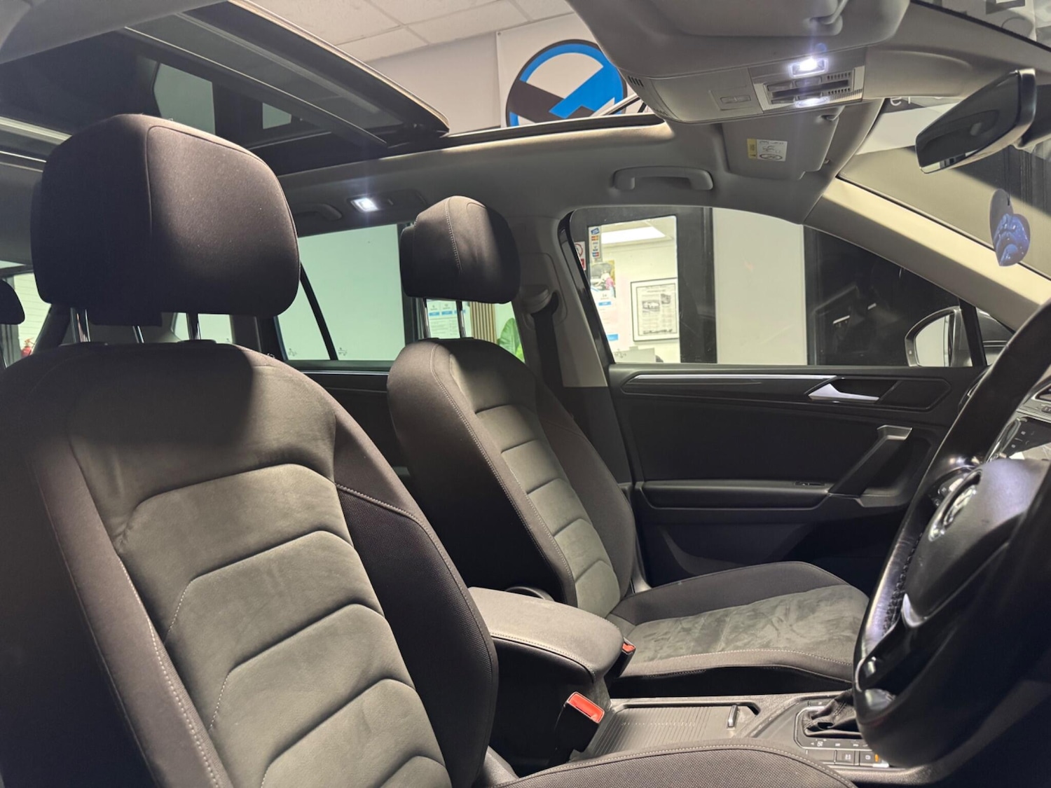 Used Volkswagen Tiguan 2018 for sale - 77626178: Photo 15