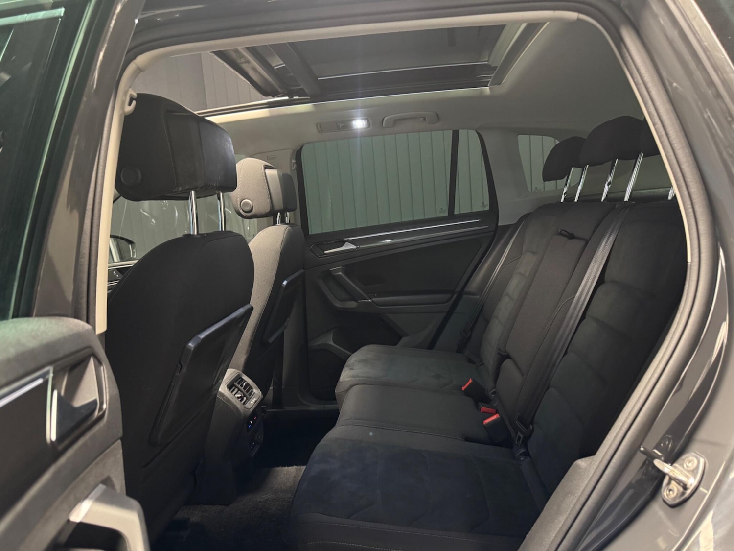 Used Volkswagen Tiguan 2018 for sale - 77626178: Photo 21