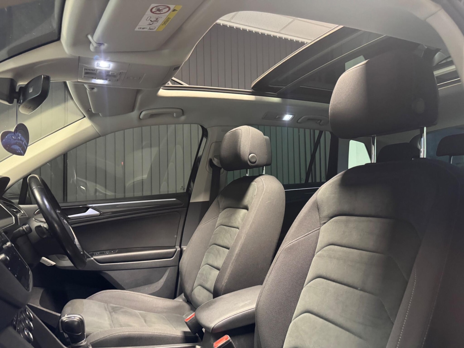 Used Volkswagen Tiguan 2018 for sale - 77626178: Photo 23