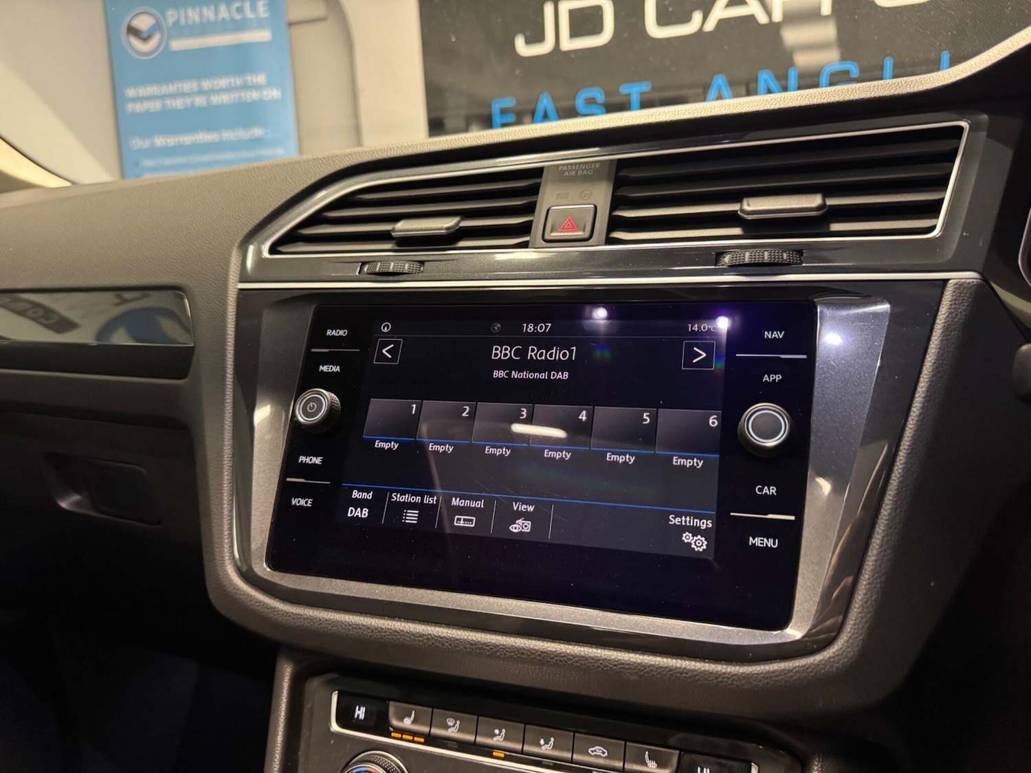 Used Volkswagen Tiguan 2018 for sale - 77626178: Photo 31