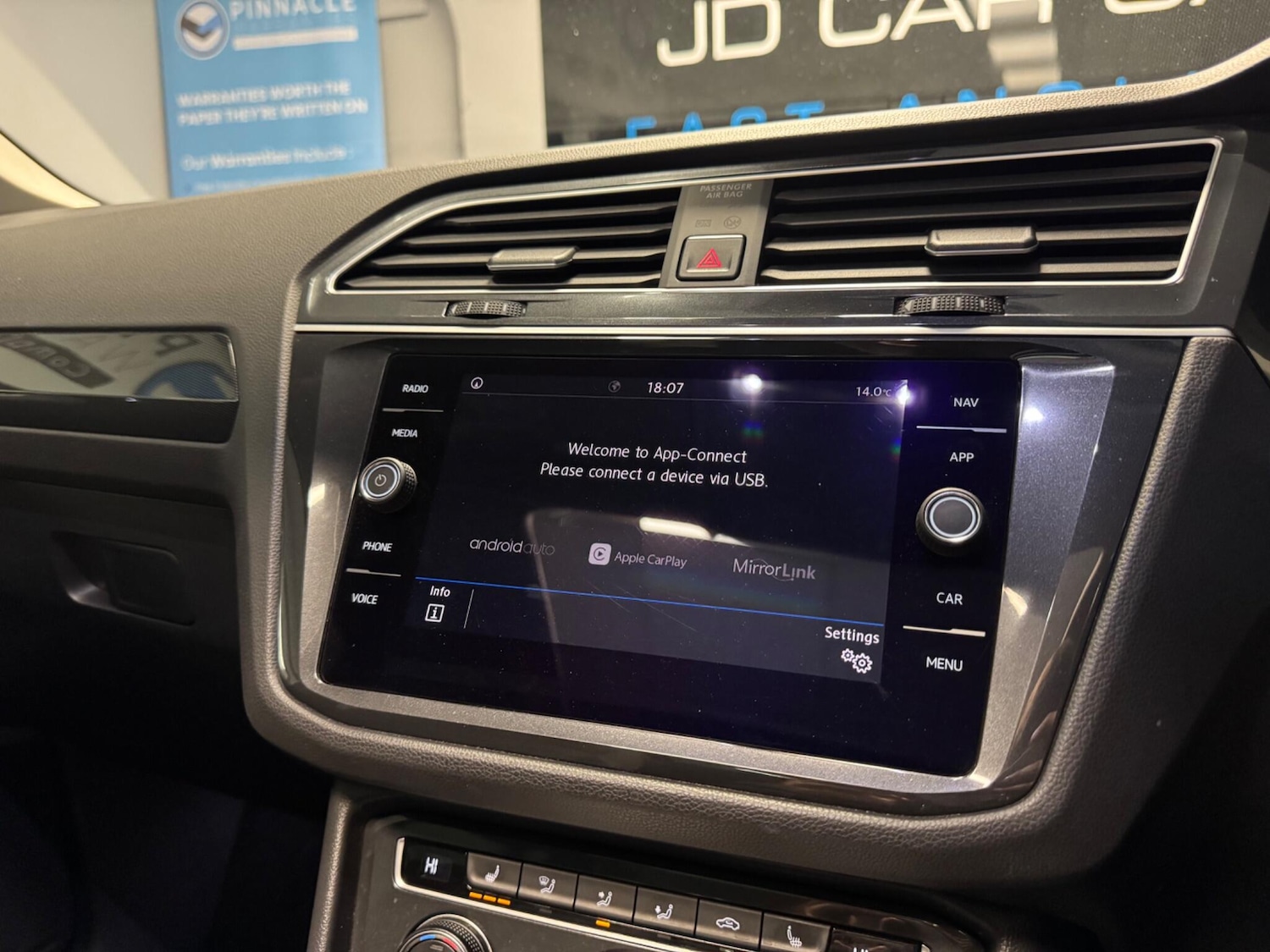 Used Volkswagen Tiguan 2018 for sale - 77626178: Photo 32