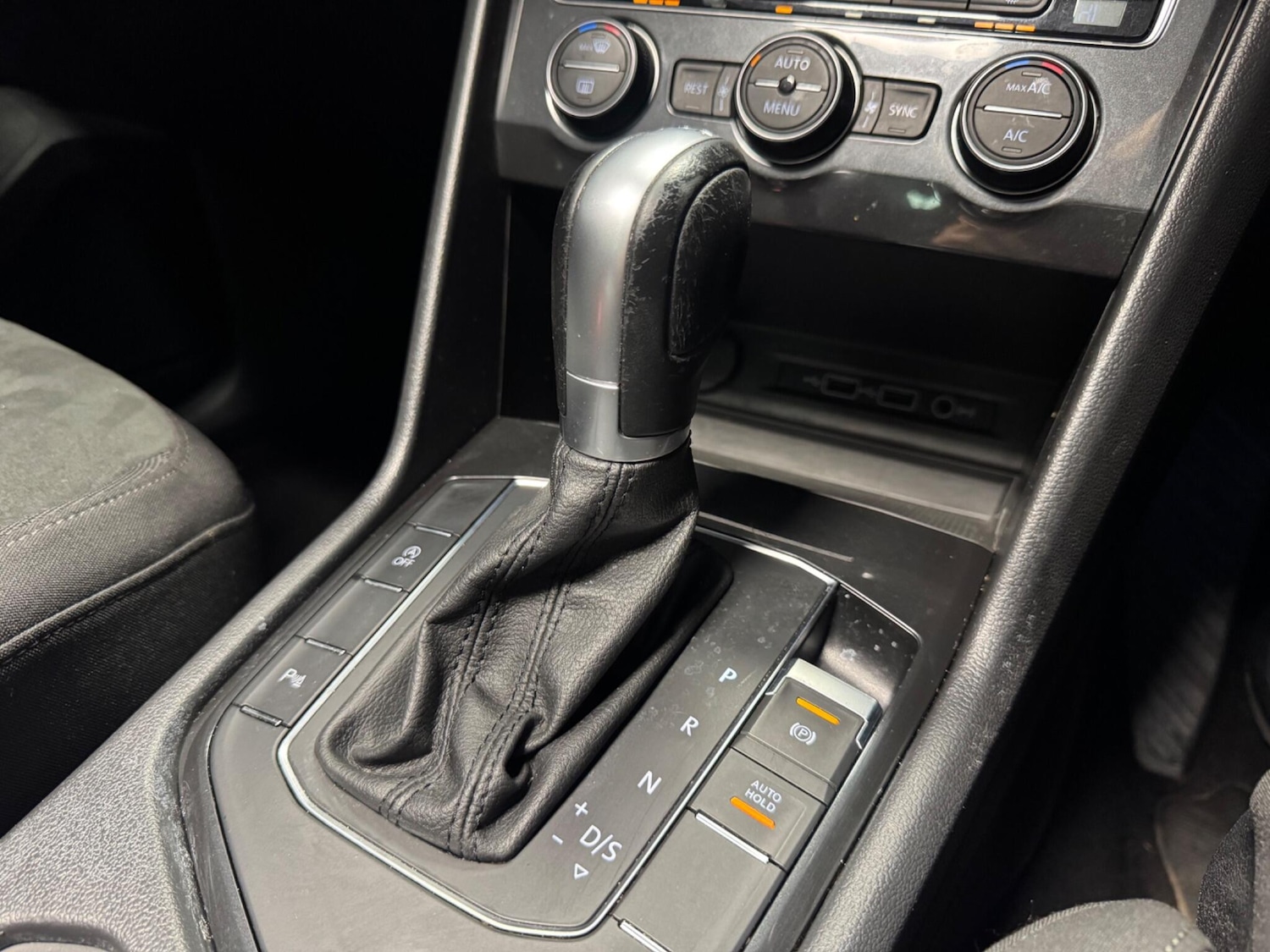 Used Volkswagen Tiguan 2018 for sale - 77626178: Photo 36