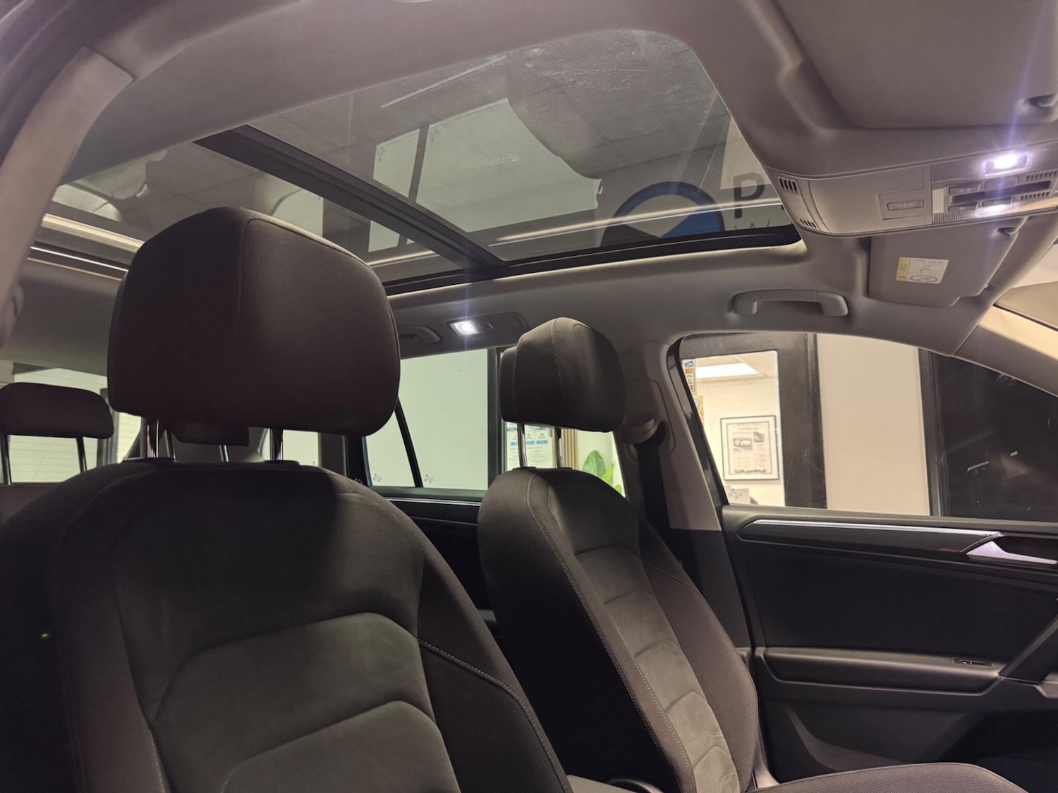 Used Volkswagen Tiguan 2018 for sale - 77626178: Photo 37