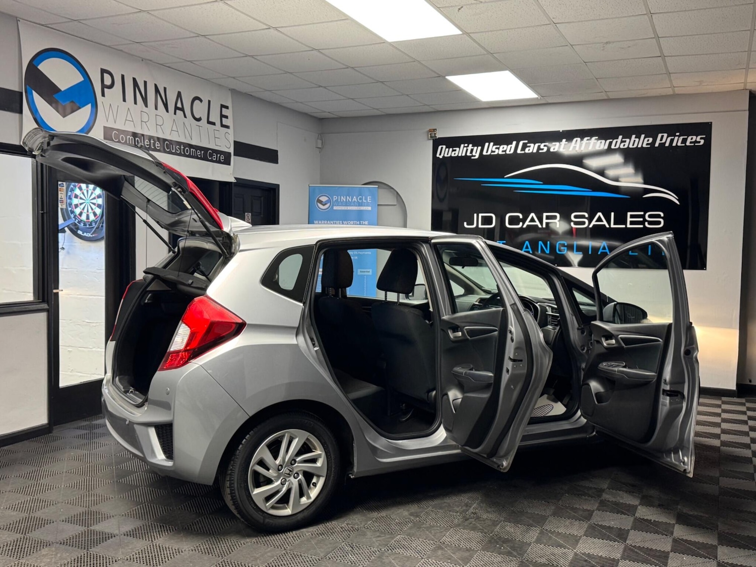 Used Honda Jazz 2017 for sale - 76801787: Photo 14