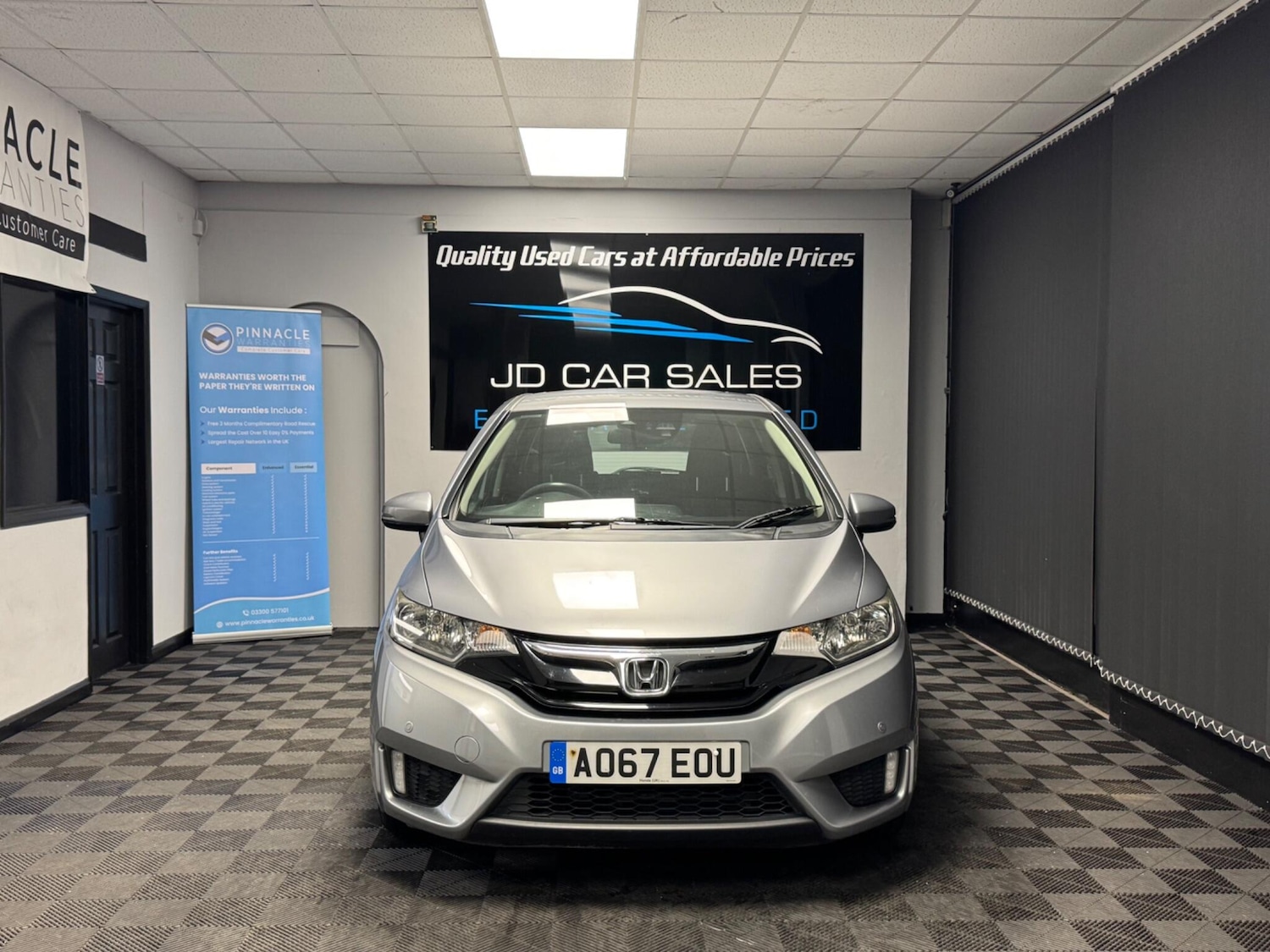 Used Honda Jazz 2017 for sale - 76801787: Photo 2