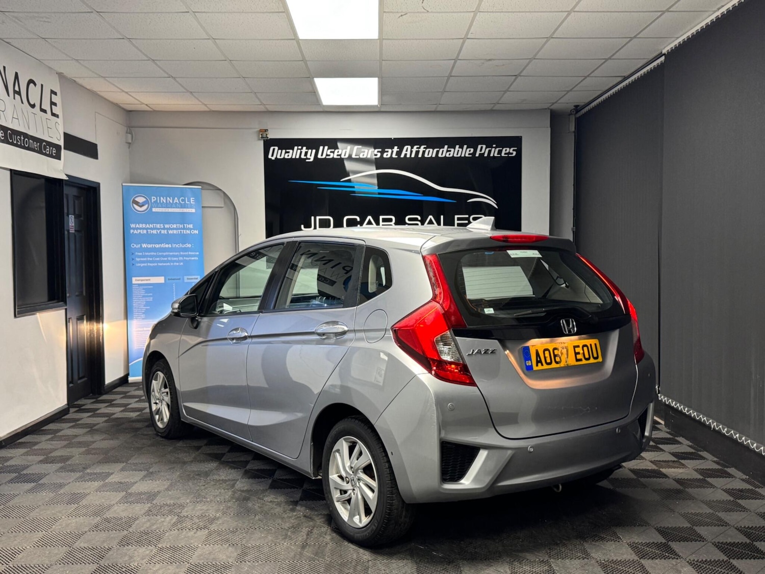 Used Honda Jazz 2017 for sale - 76801787: Photo 3