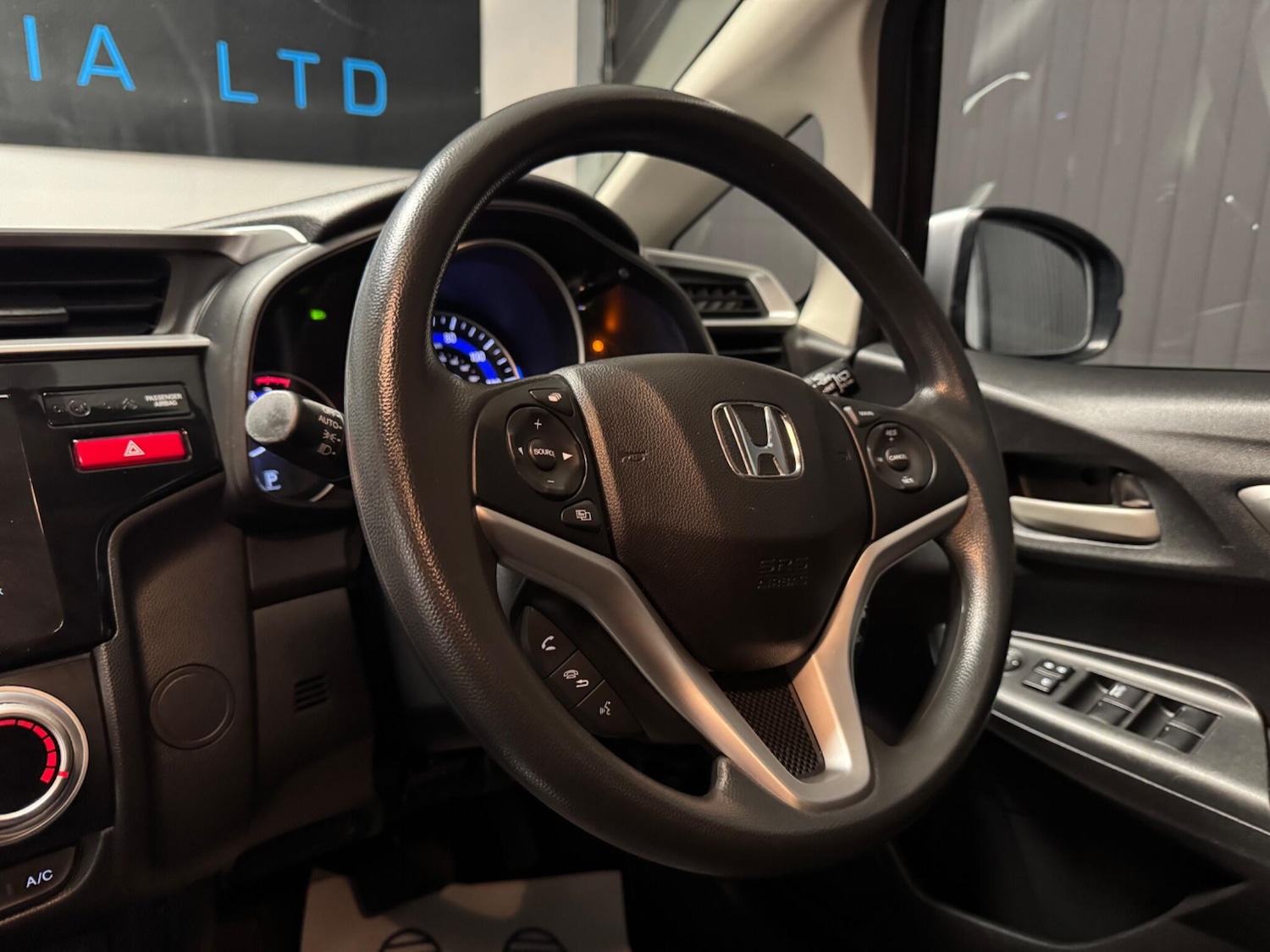 Used Honda Jazz 2017 for sale - 76801787: Photo 30