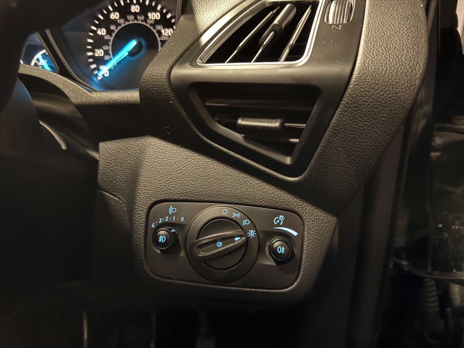 Used Ford Kuga 2018 for sale - 76423950: Photo 27