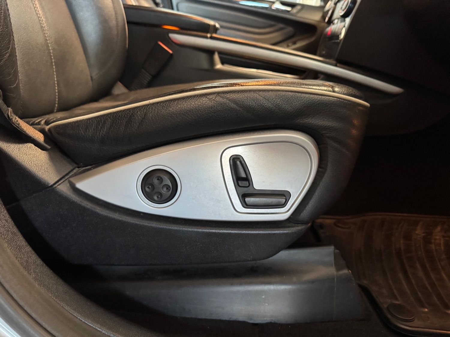 Used Mercedes-Benz M Class 2011 for sale - 77977803: Photo 19