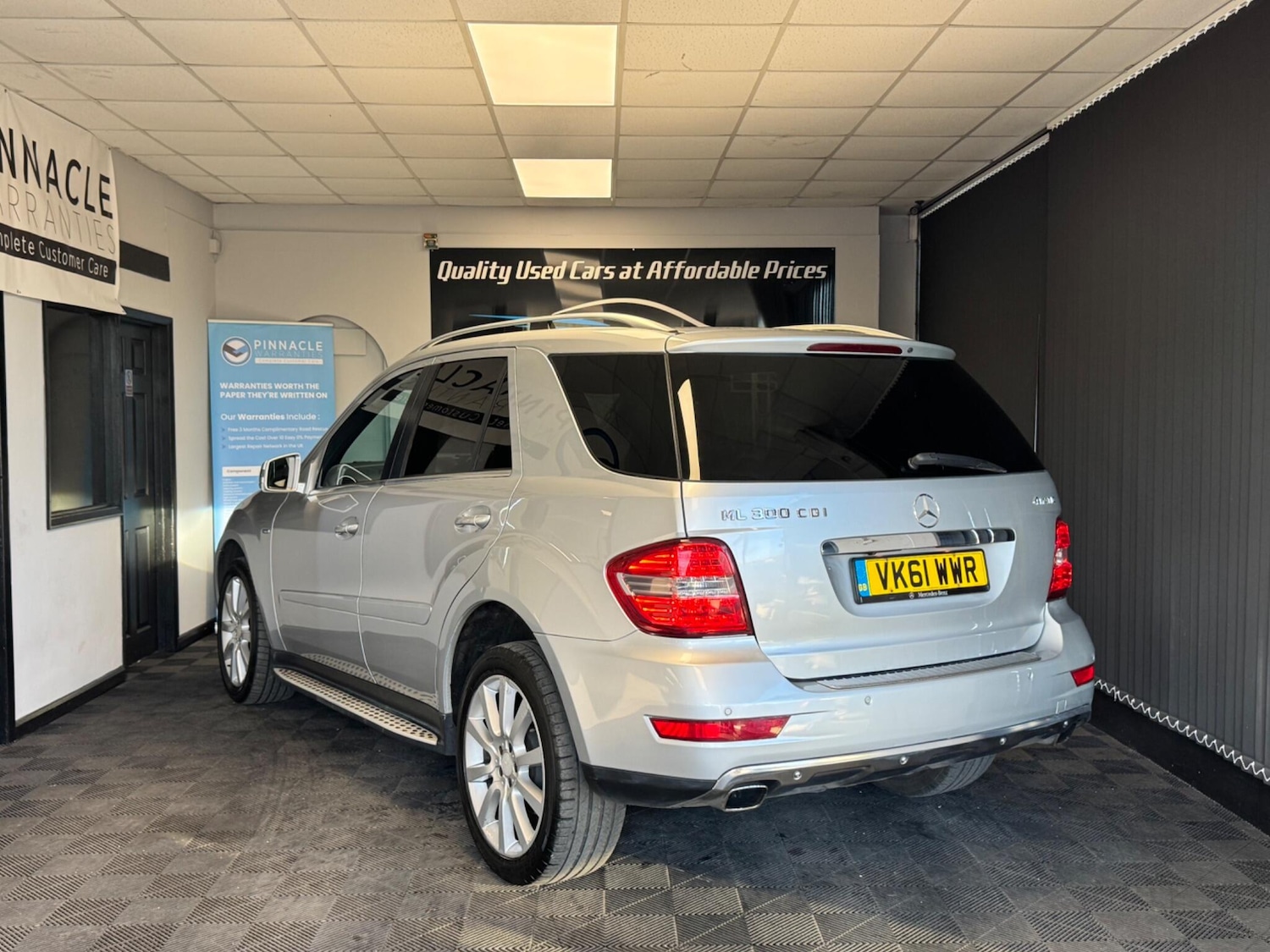 Used Mercedes-Benz M Class 2011 for sale - 77977803: Photo 3