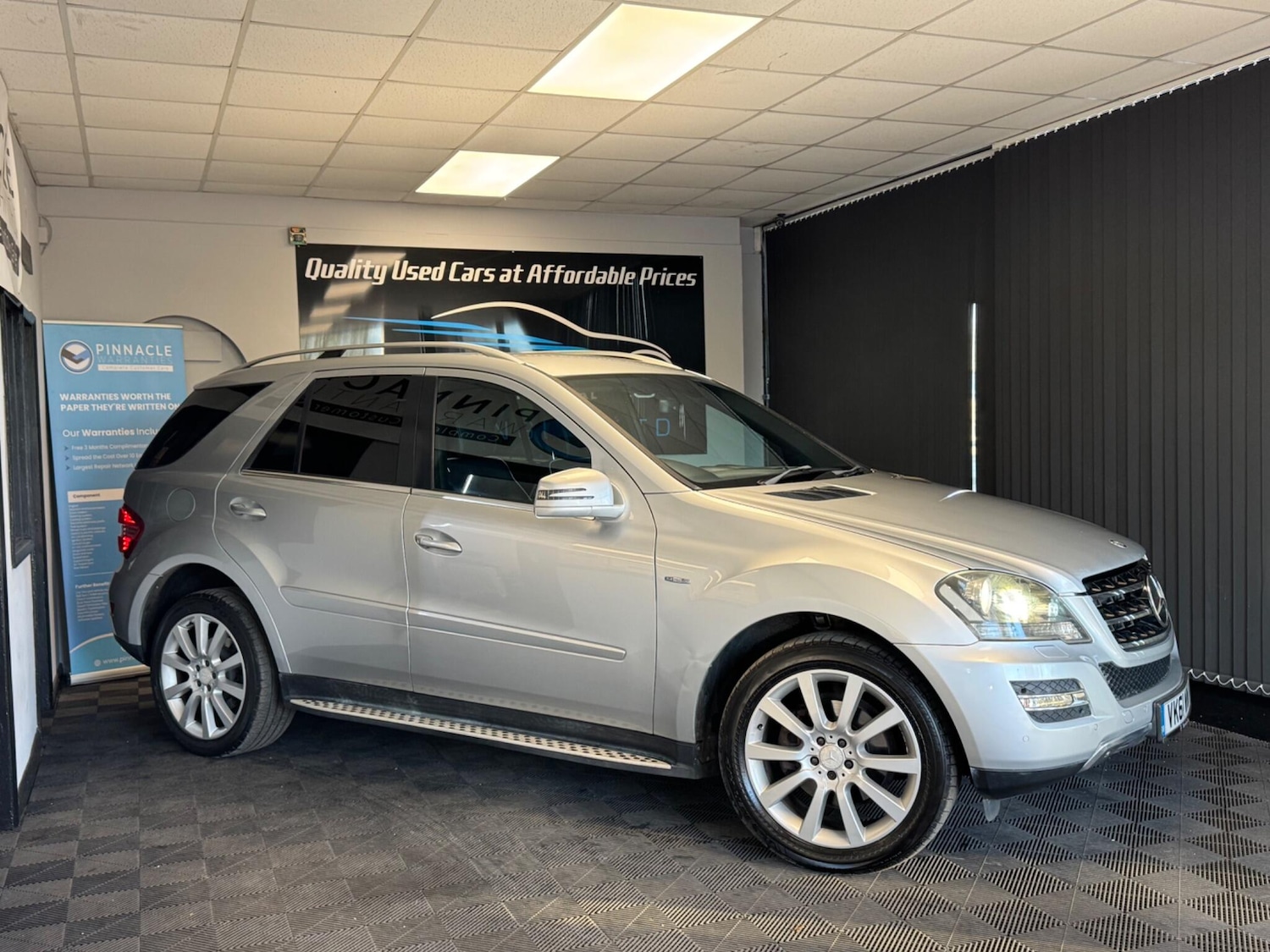 Used Mercedes-Benz M Class 2011 for sale - 77977803: Photo 4