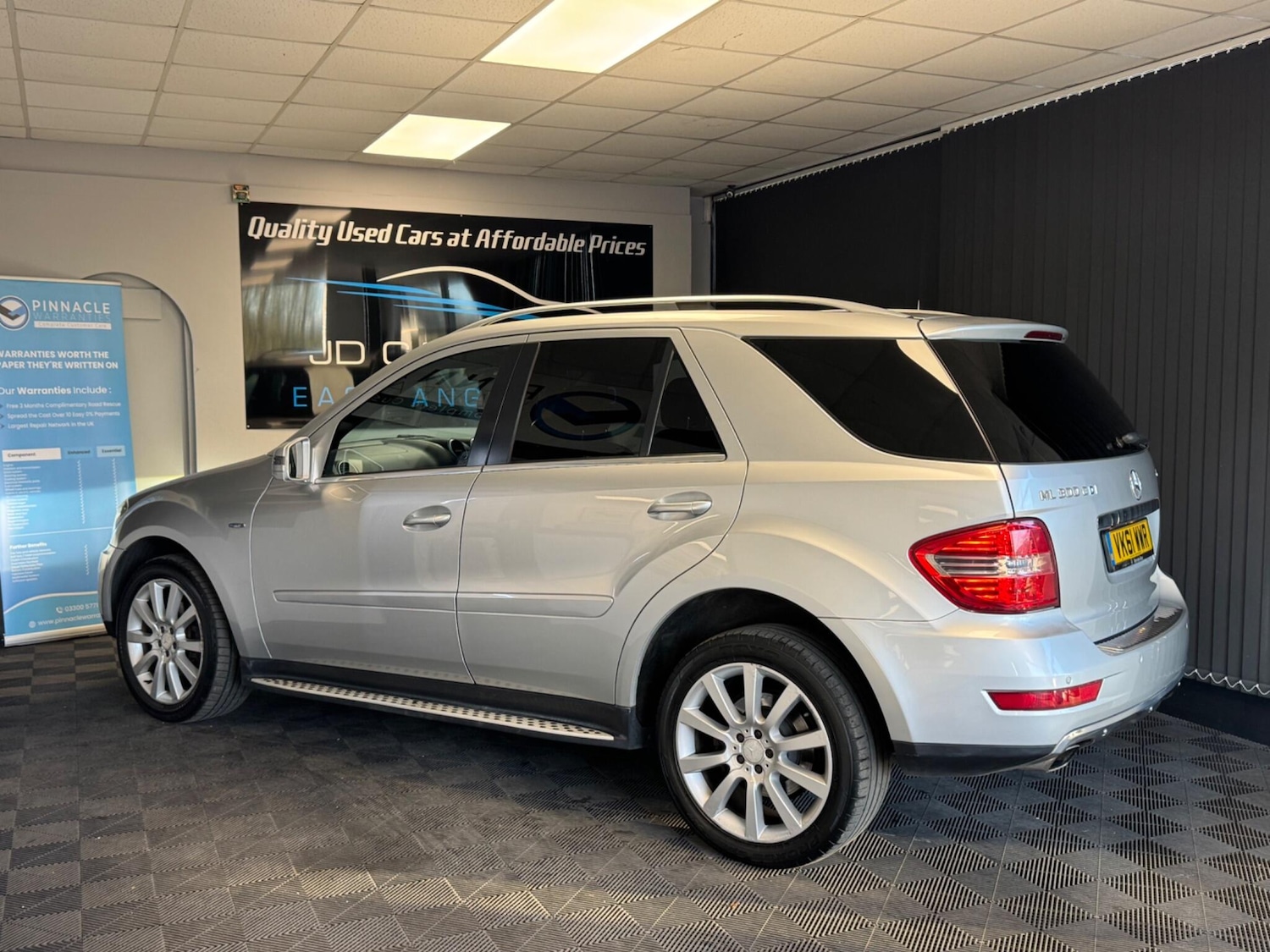 Used Mercedes-Benz M Class 2011 for sale - 77977803: Photo 9