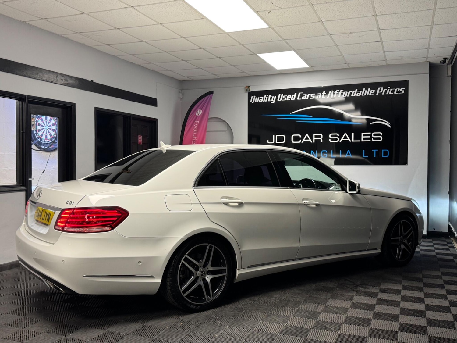Used Mercedes-Benz E Class 2014 for sale - 76512818: Photo 10