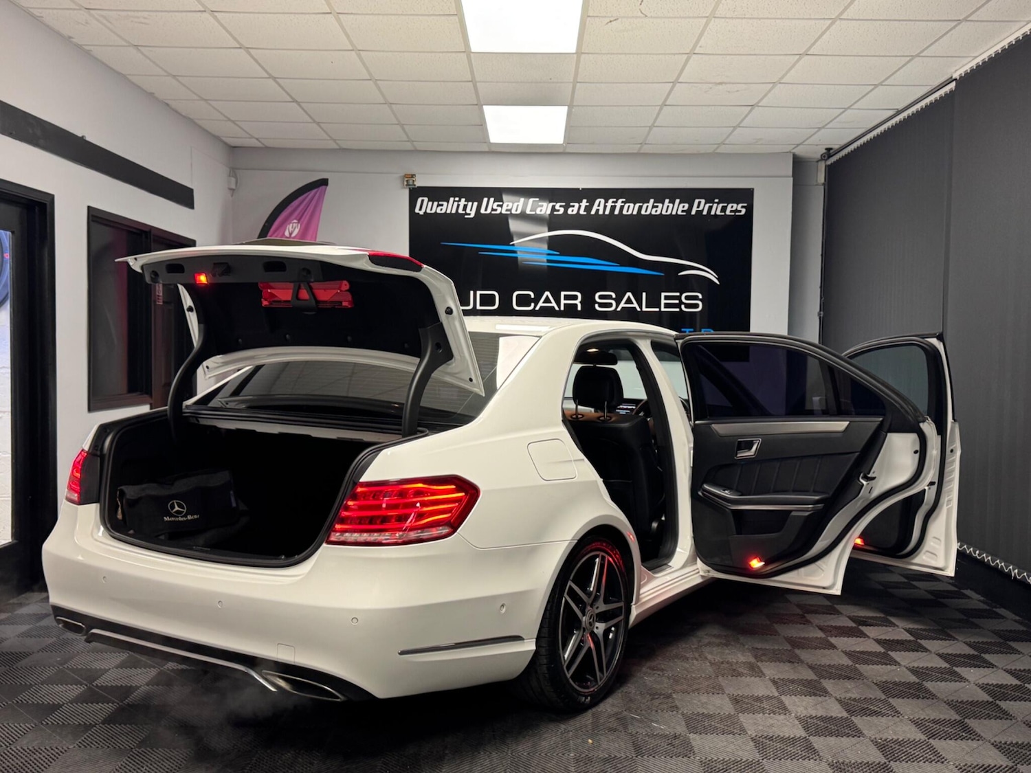 Used Mercedes-Benz E Class 2014 for sale - 76512818: Photo 11