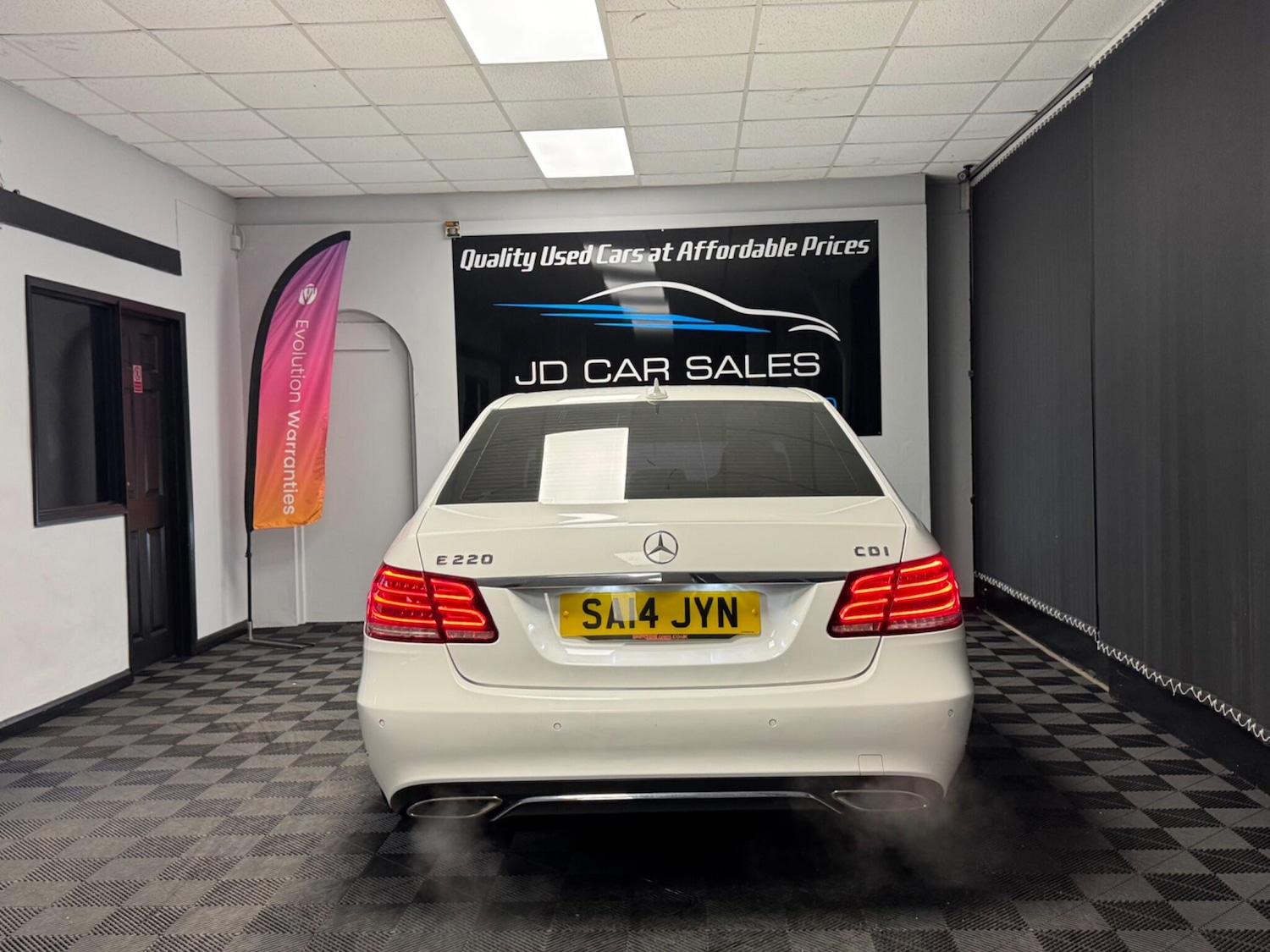 Used Mercedes-Benz E Class 2014 for sale - 76512818: Photo 13