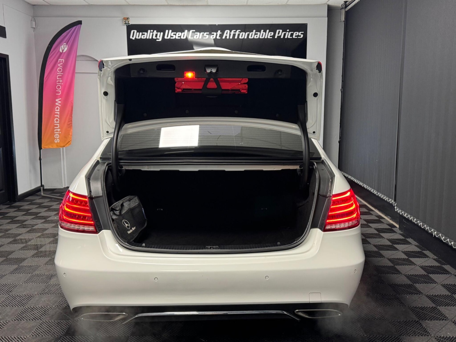 Used Mercedes-Benz E Class 2014 for sale - 76512818: Photo 14