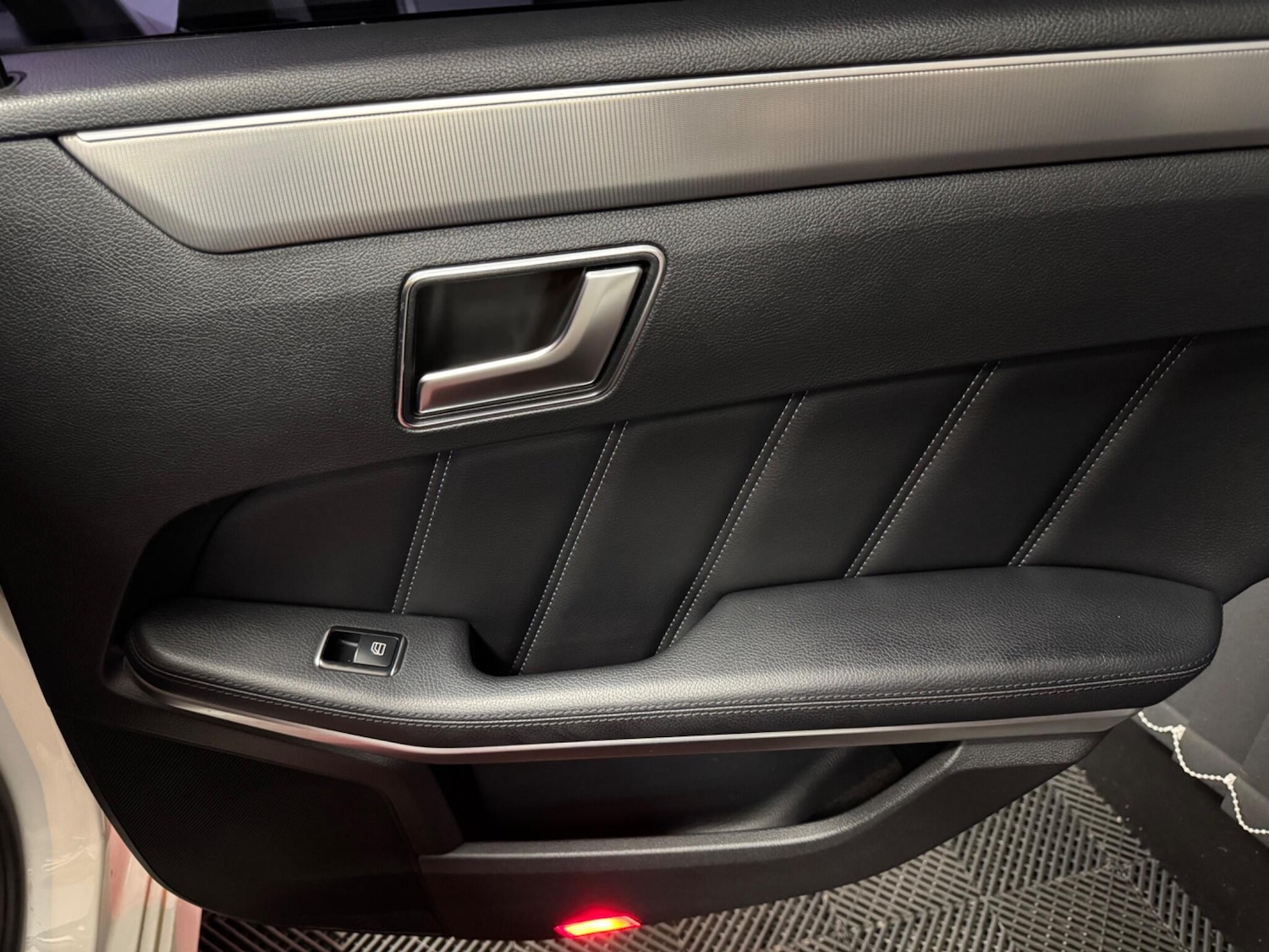 Used Mercedes-Benz E Class 2014 for sale - 76512818: Photo 27