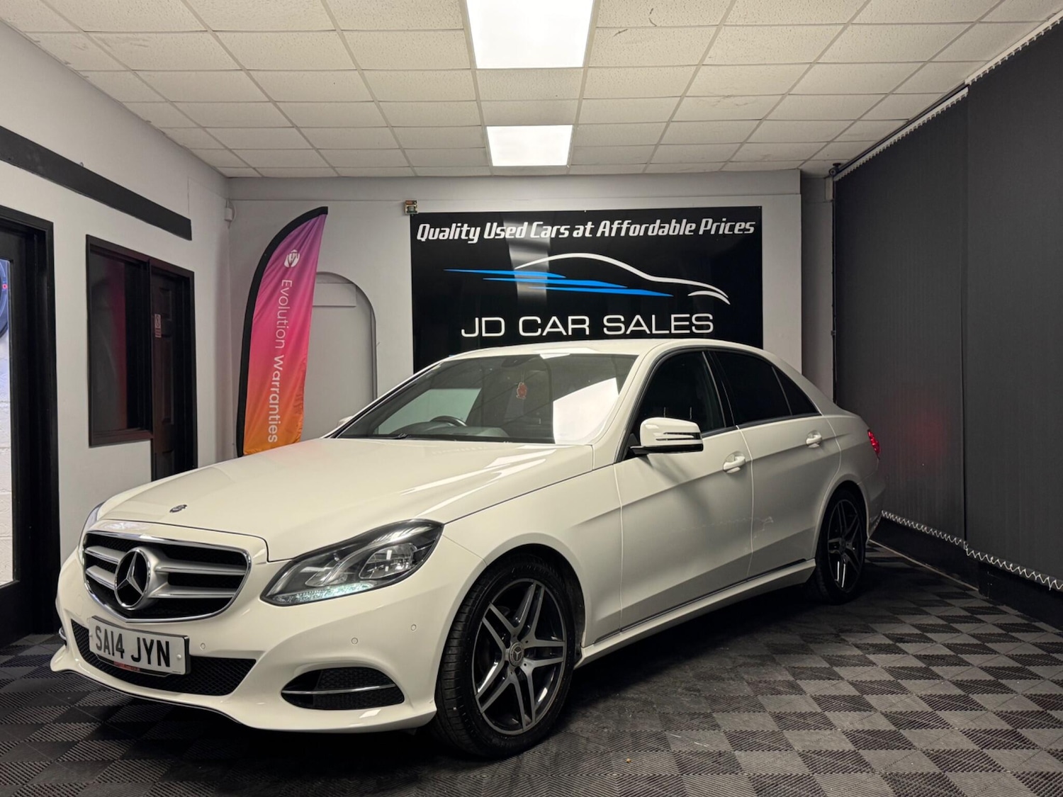 Used Mercedes-Benz E Class 2014 for sale - 76512818: Photo 5
