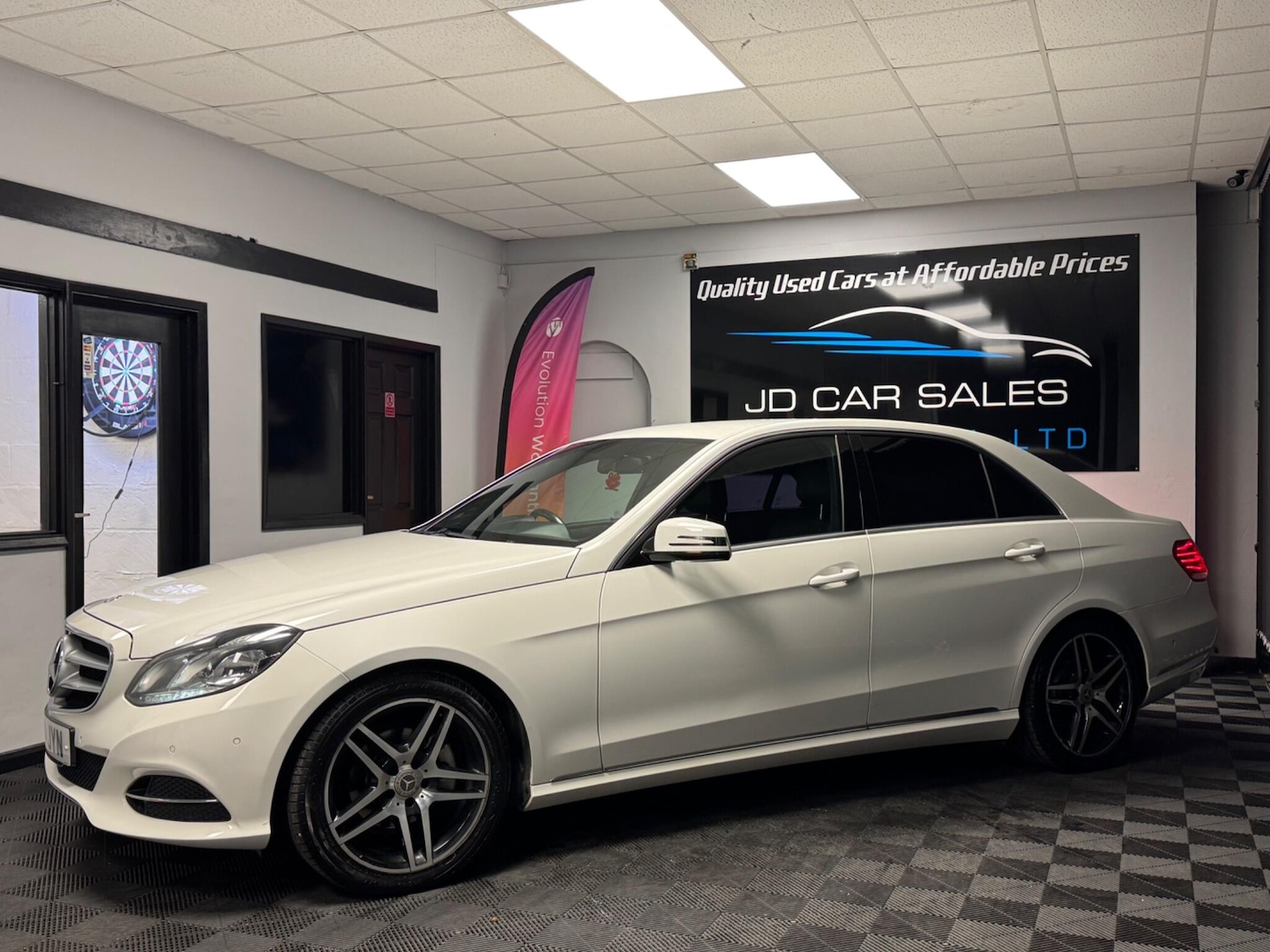 Used Mercedes-Benz E Class 2014 for sale - 76512818: Photo 6